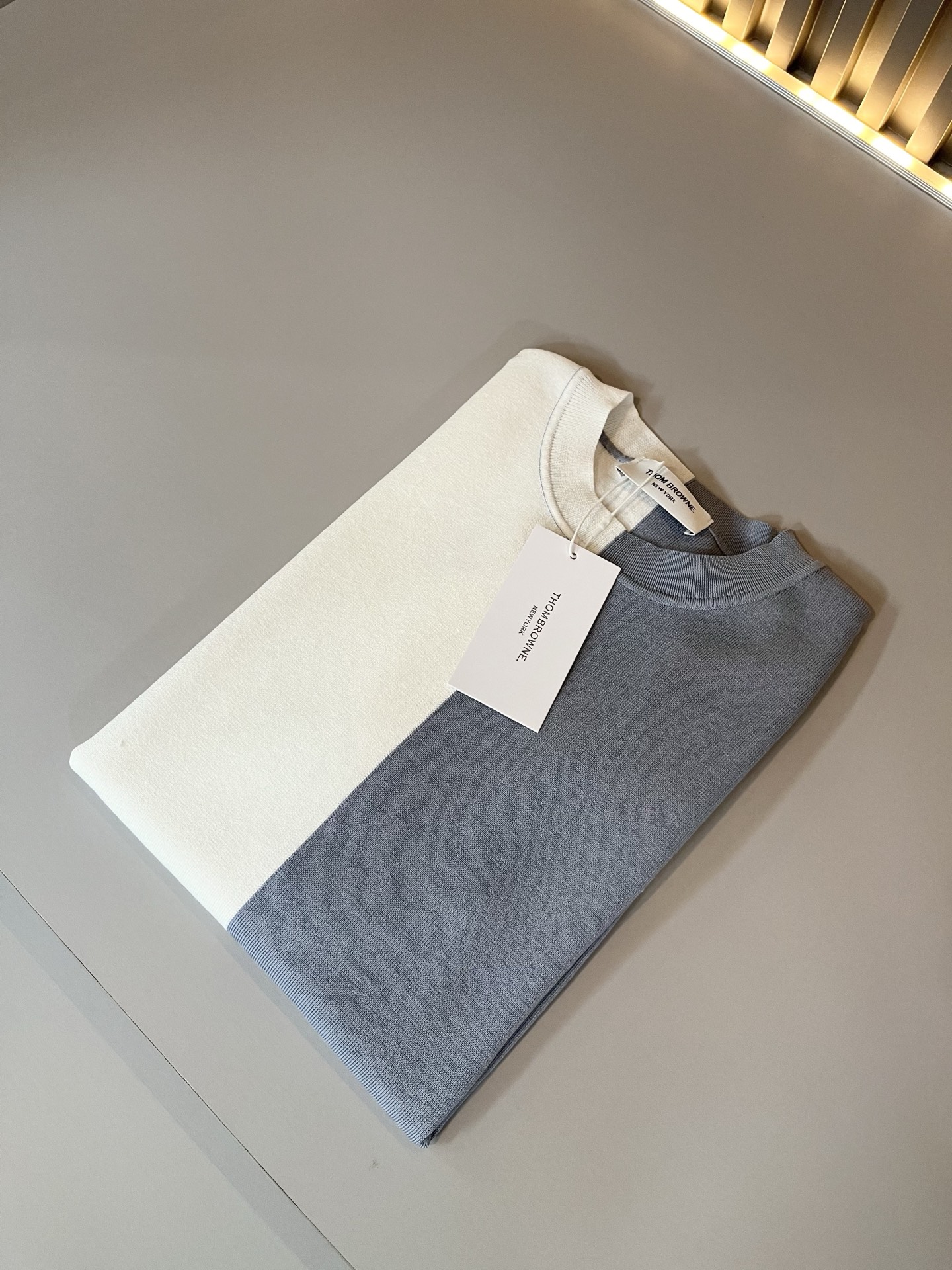 ThomBrow*e汤姆*朗 ~2025春夏新款短袖伊力特针织面料！官网同步有售，独特设计魅力，非常高端