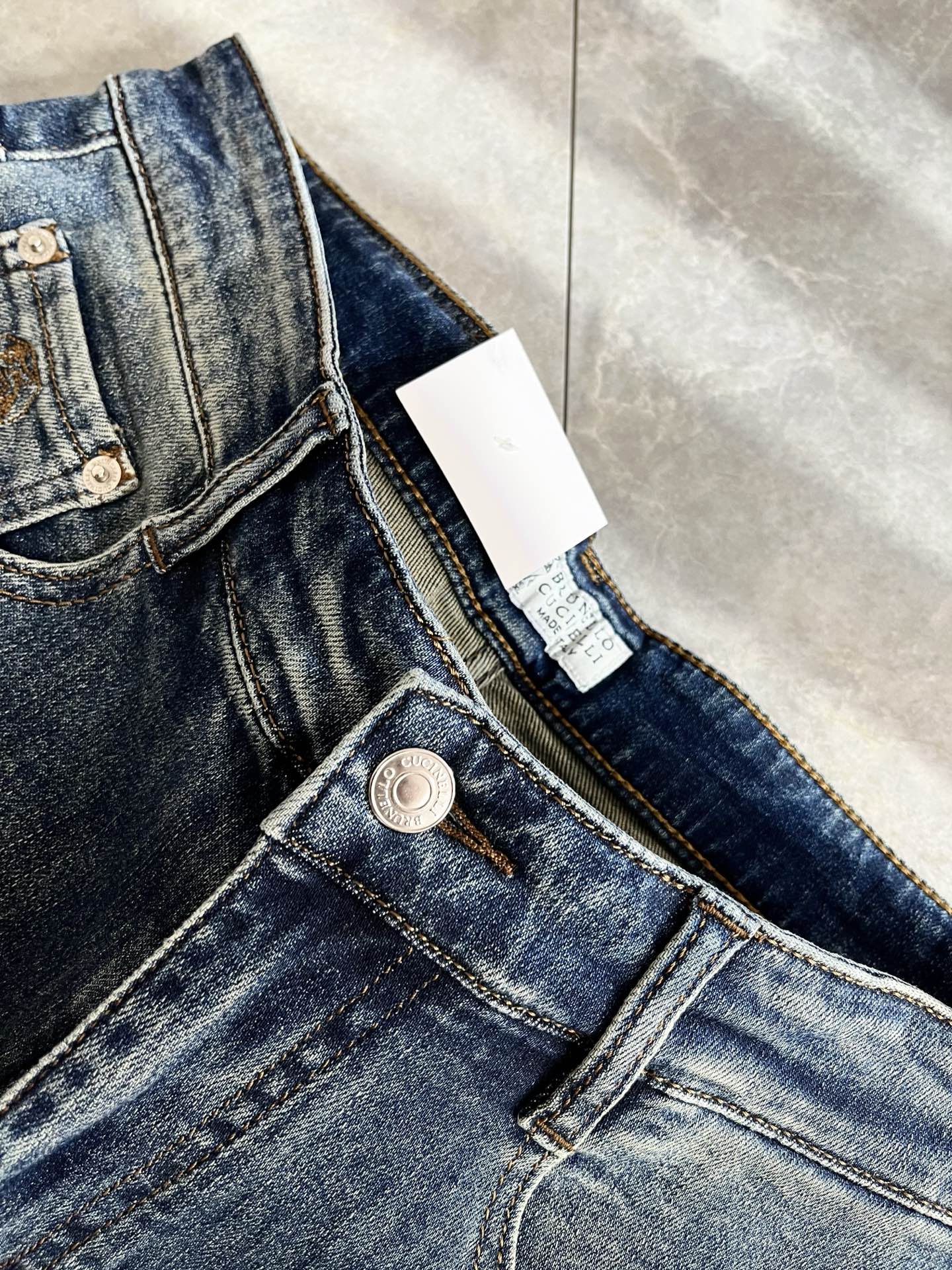  BC-Brunello Cucineli 2025春夏新品男士时装款高端休闲牛仔裤，香港洋行渠道货，日