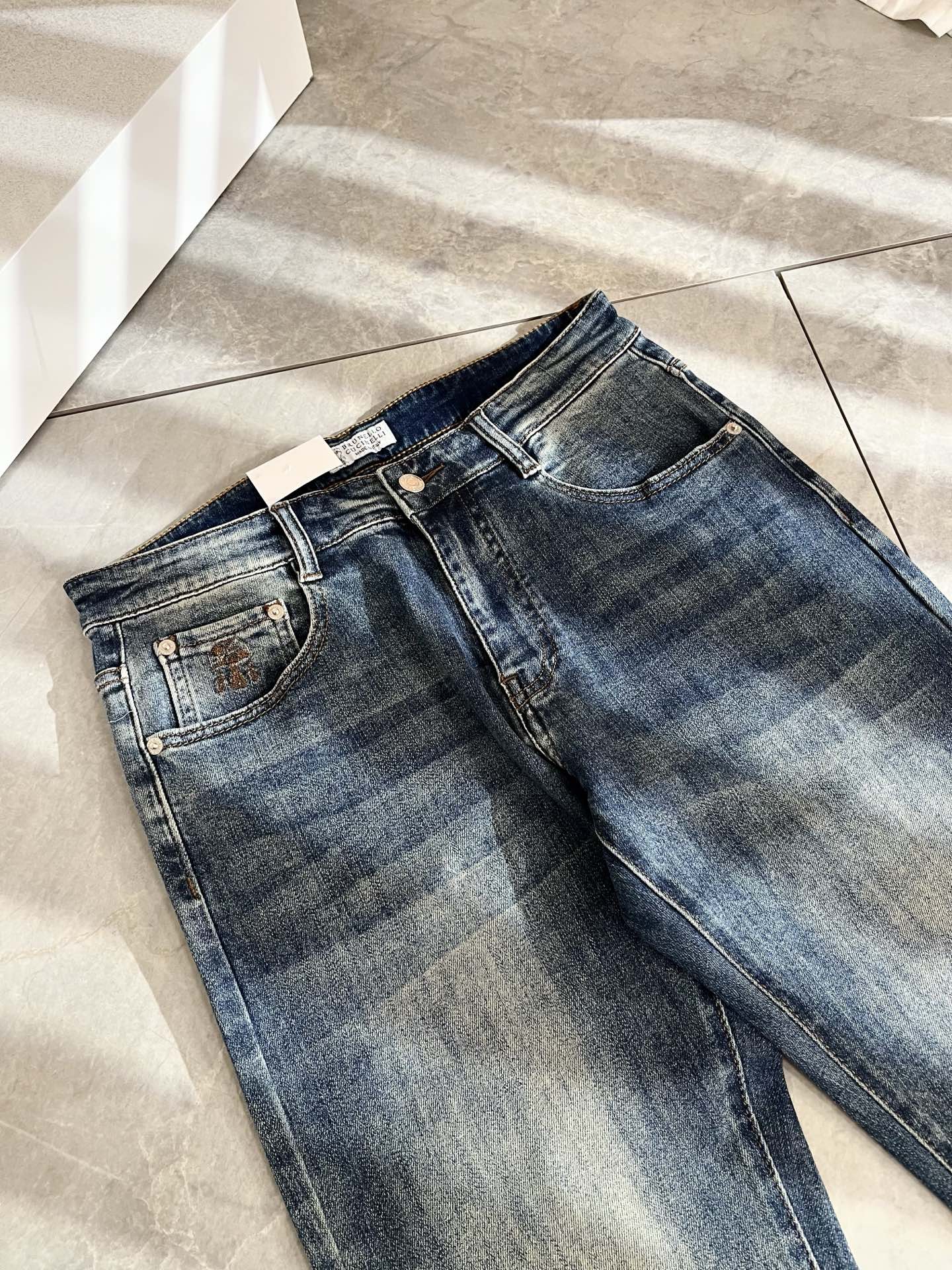  BC-Brunello Cucineli 2025春夏新品男士时装款高端休闲牛仔裤，香港洋行渠道货，日