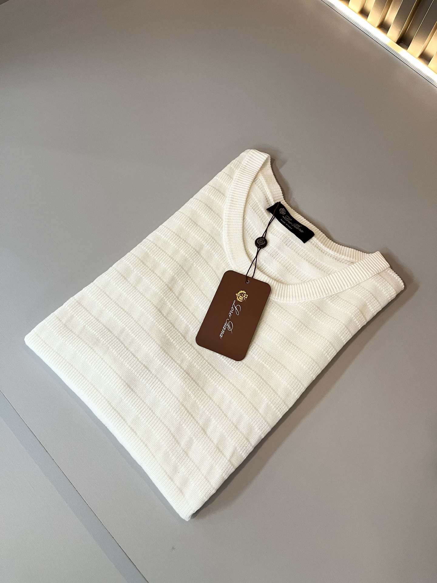 Loro Piana诺悠翩雅 2025春夏男士最新的贸易订单针织背心，全品相！！上身舒适透气，不僵硬，整