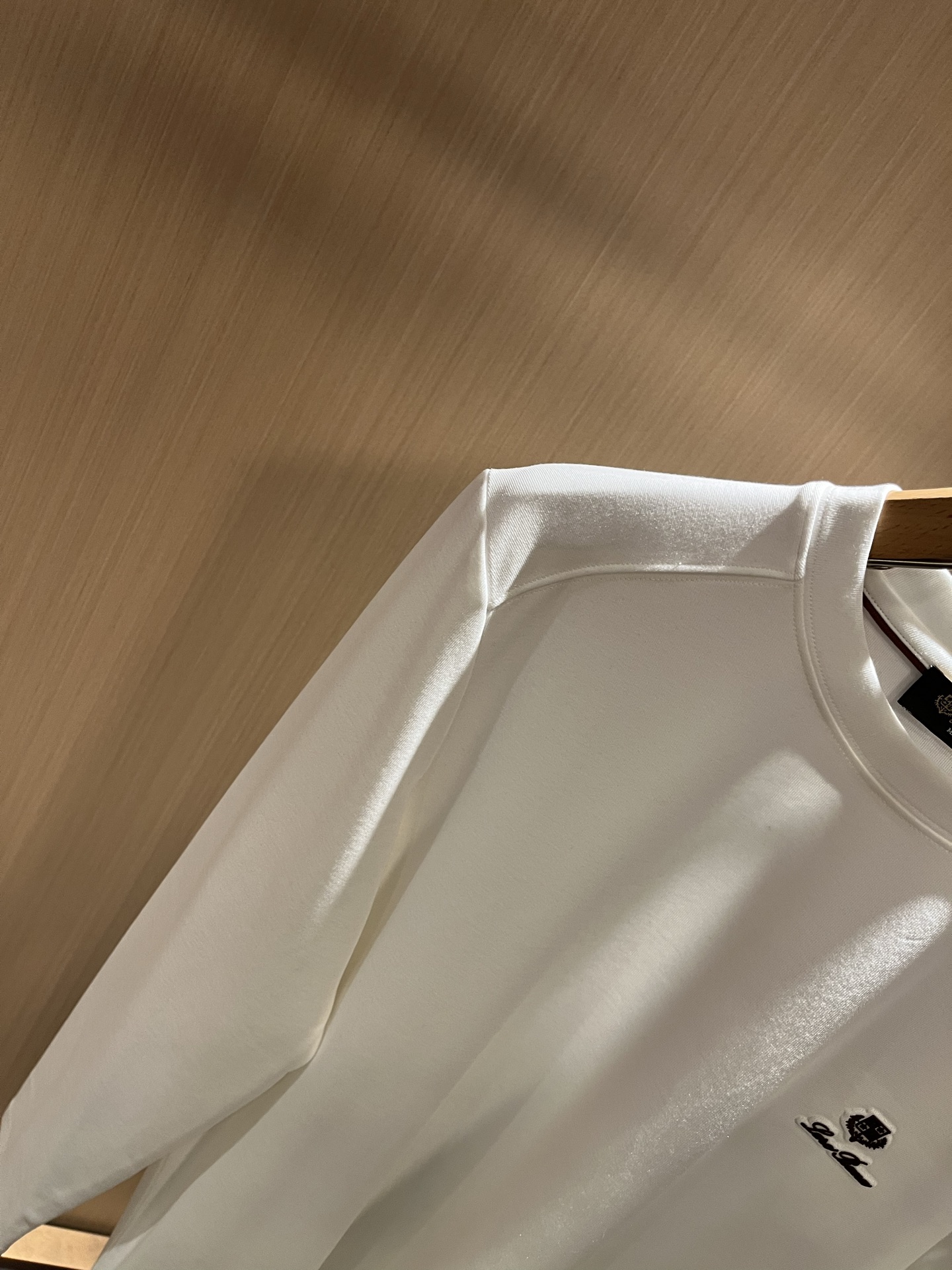  Loro Piana诺悠翩雅 2025秋冬男士最新的贸易订单短袖T恤，全品相！！网红款！采用logo图