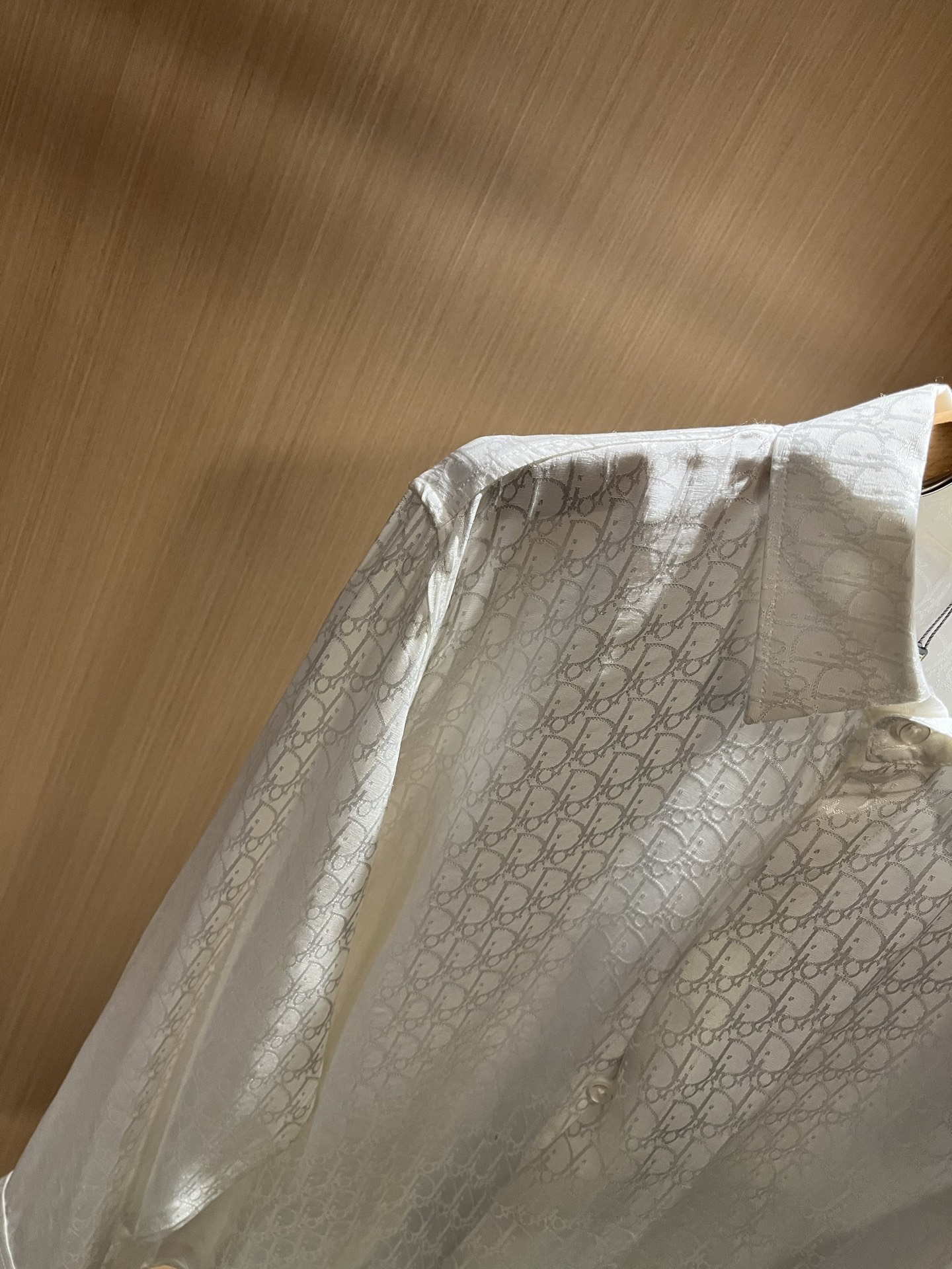  Dior 迪奥2025秋季新款男女同款👫衬衣，品牌最新设计元素！既不单调也不复杂,恰到好处的展现品味！