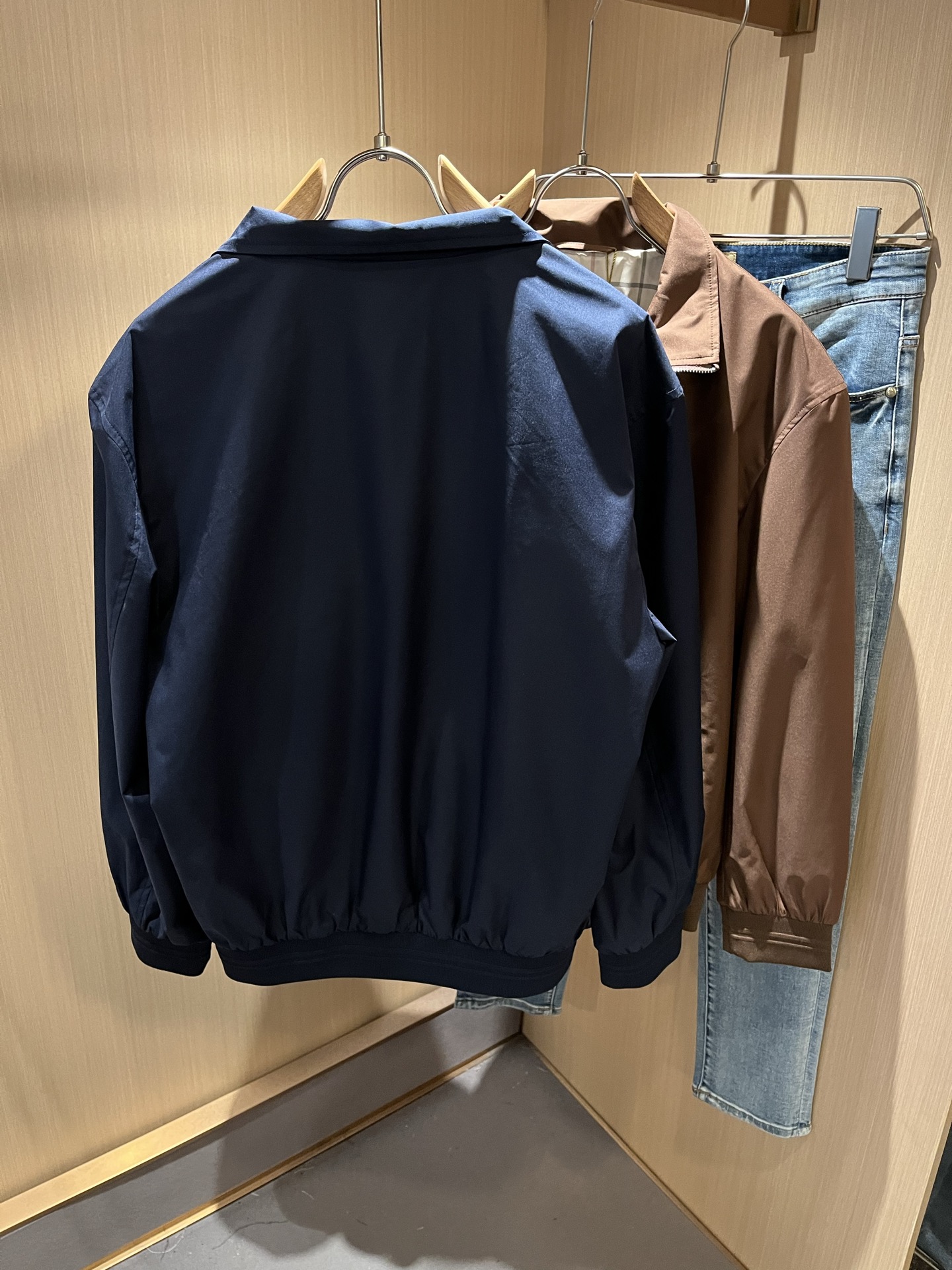  Loro Piana诺悠翩雅 2025秋冬新品男士休闲夹克外套，外贸公司订单！客供聚酯纤维材质，胸前刺