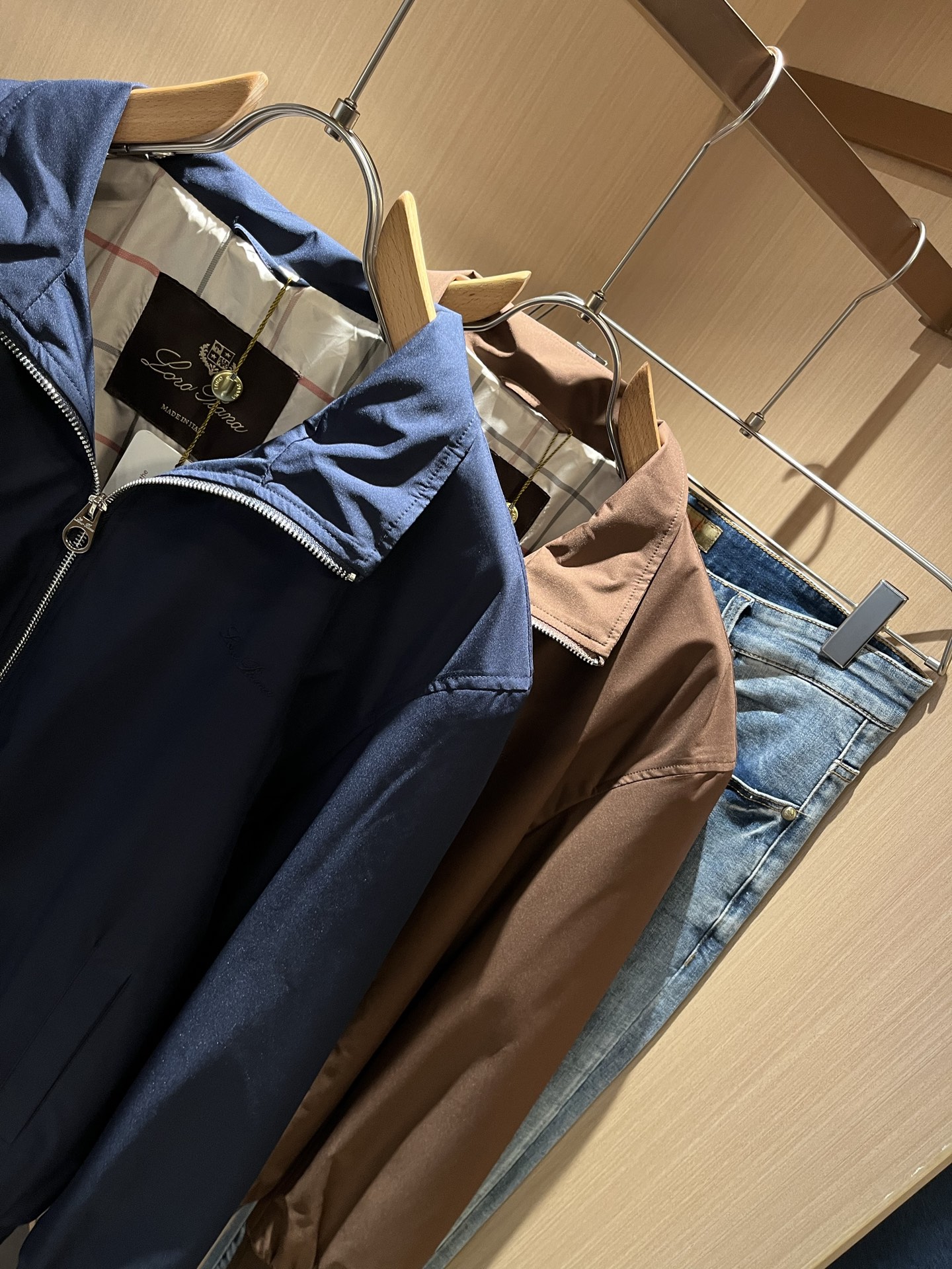  Loro Piana诺悠翩雅 2025秋冬新品男士休闲夹克外套，外贸公司订单！客供聚酯纤维材质，胸前刺