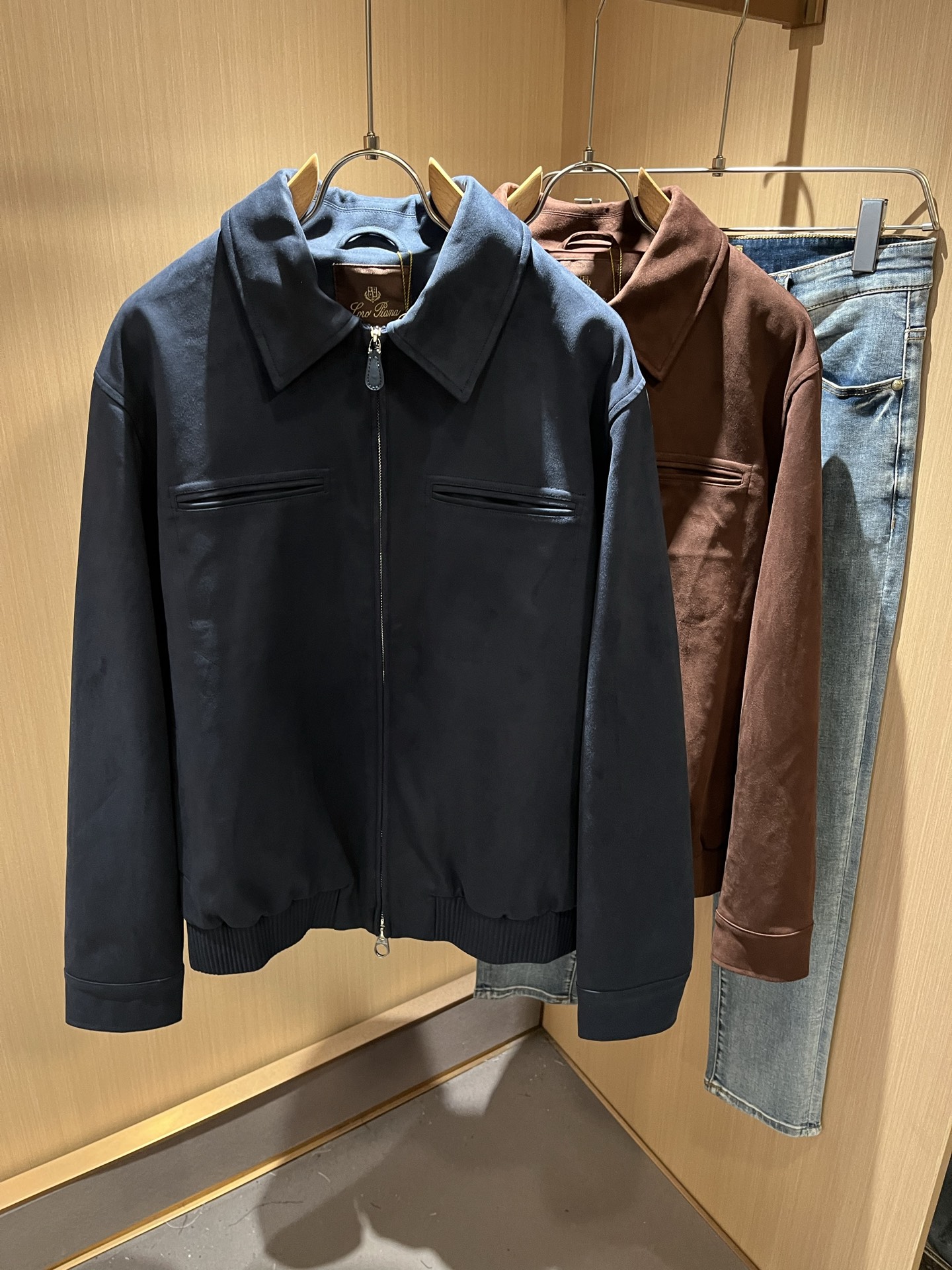  Loro Piana诺悠翩雅 2025秋冬新品男士休闲夹克外套，外贸公司订单！客供仿鹿绒材质，经典的专