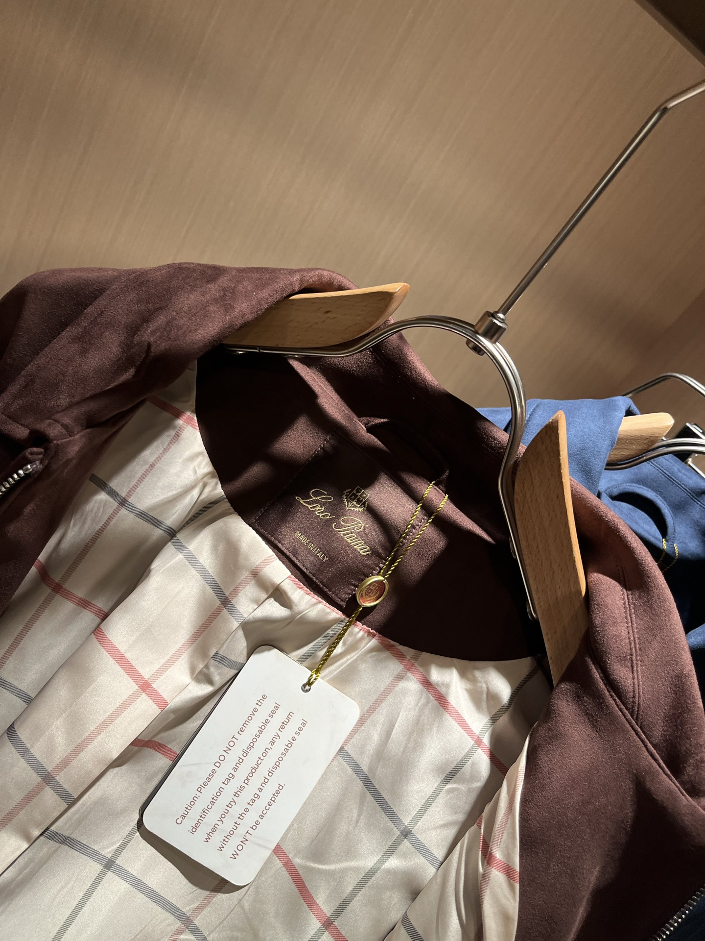  Loro Piana诺悠翩雅 2025秋冬新品男士休闲夹克外套，外贸公司订单！客供仿鹿绒材质，经典的专