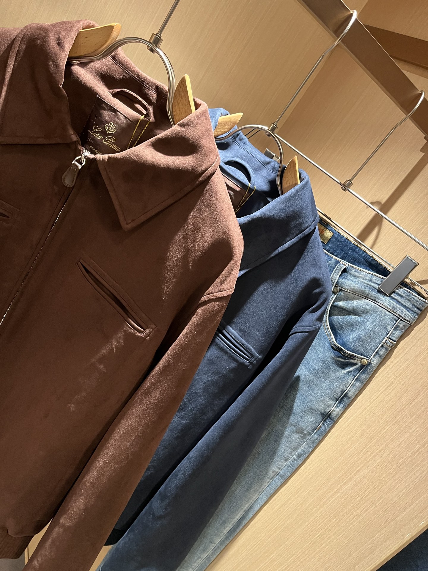  Loro Piana诺悠翩雅 2025秋冬新品男士休闲夹克外套，外贸公司订单！客供仿鹿绒材质，经典的专