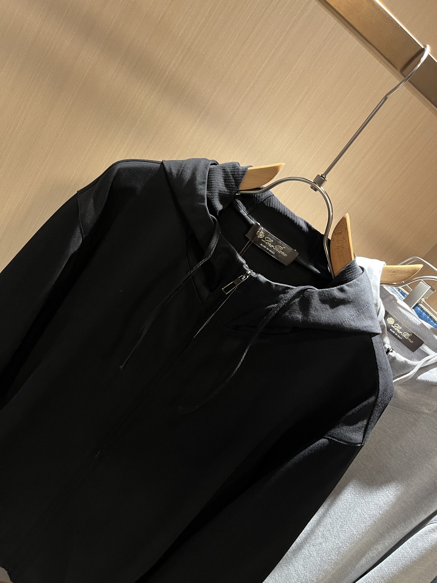  Loro Piana诺悠翩雅 2025秋冬新品男士连帽卫衣，外贸公司订单！客供纯棉棉材质，经典的专有织