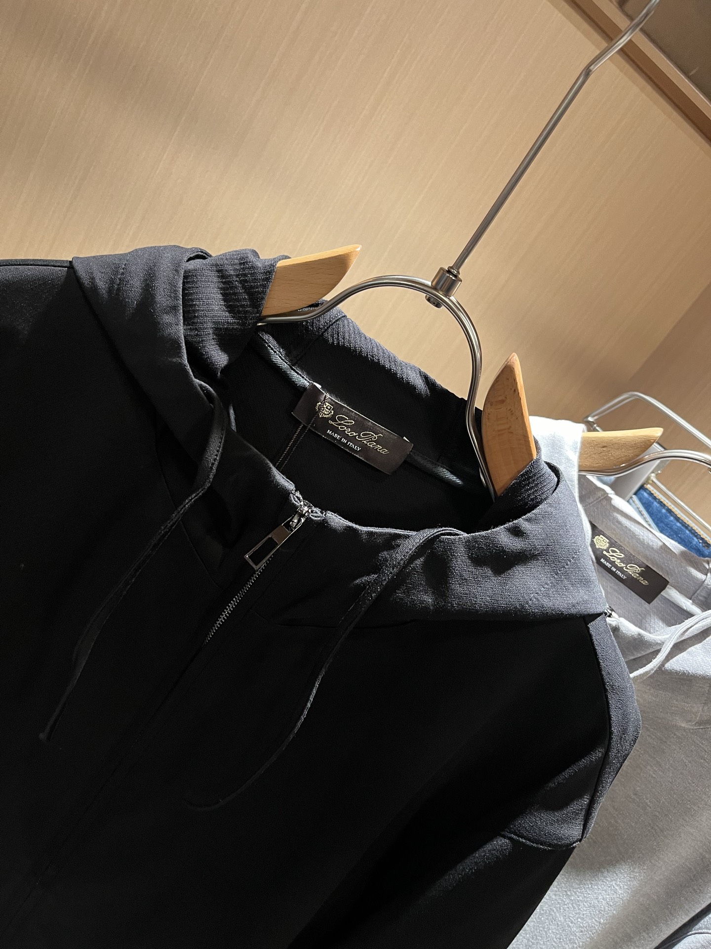  Loro Piana诺悠翩雅 2025秋冬新品男士连帽卫衣，外贸公司订单！客供纯棉棉材质，经典的专有织