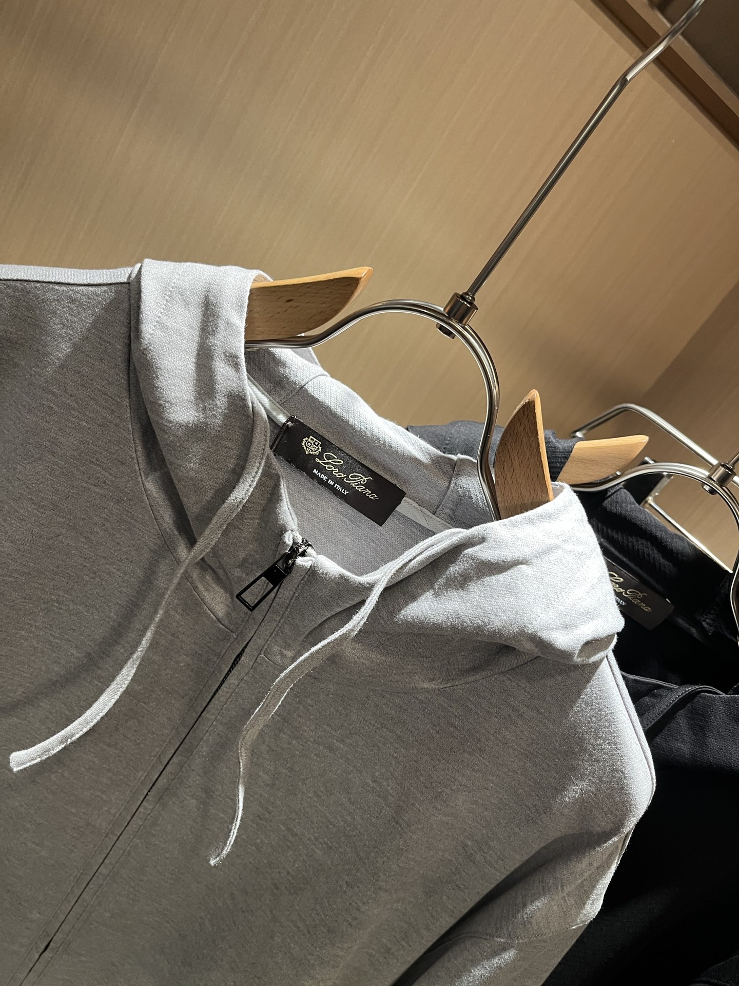  Loro Piana诺悠翩雅 2025秋冬新品男士连帽卫衣，外贸公司订单！客供纯棉棉材质，经典的专有织