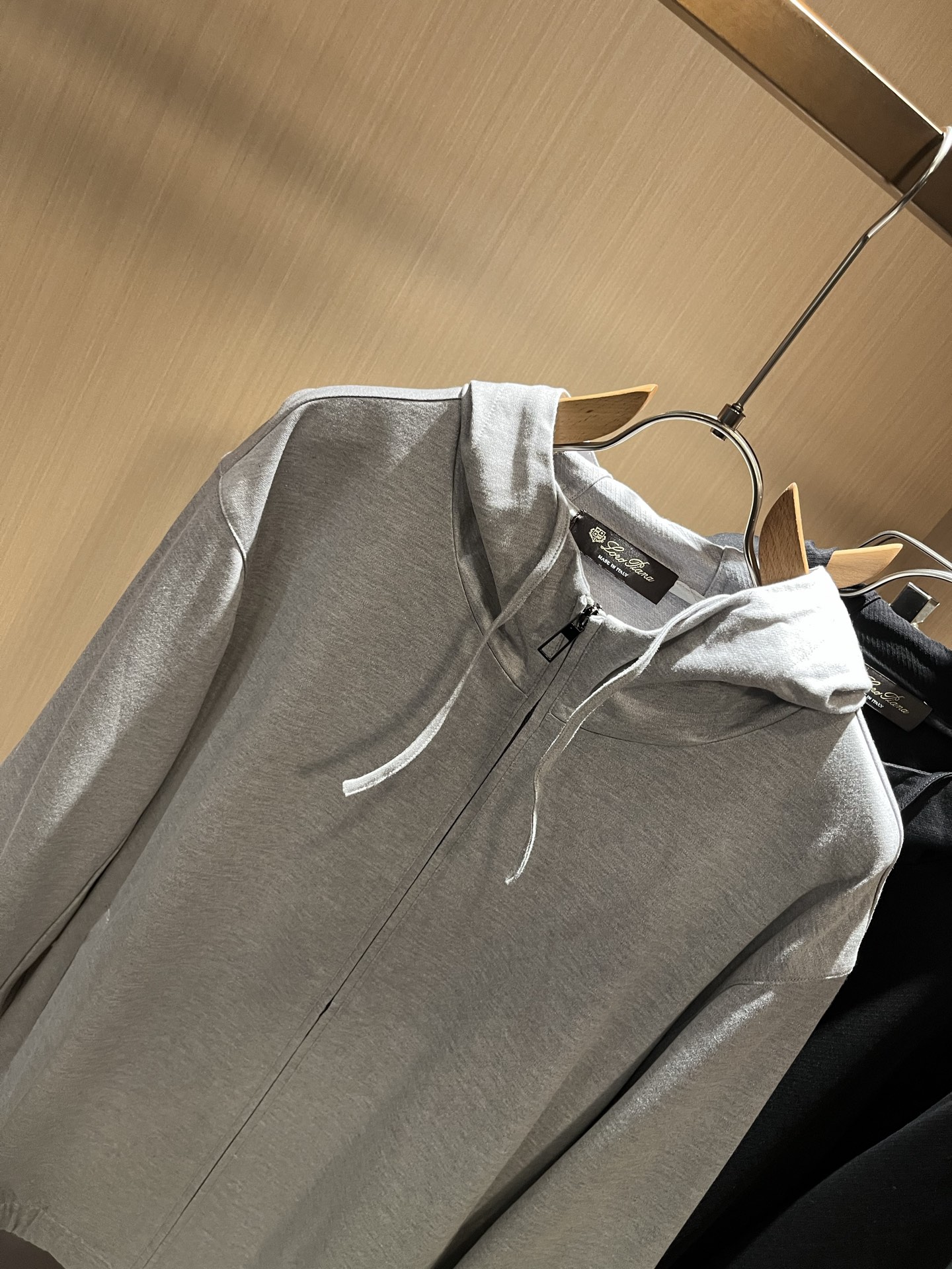  Loro Piana诺悠翩雅 2025秋冬新品男士连帽卫衣，外贸公司订单！客供纯棉棉材质，经典的专有织