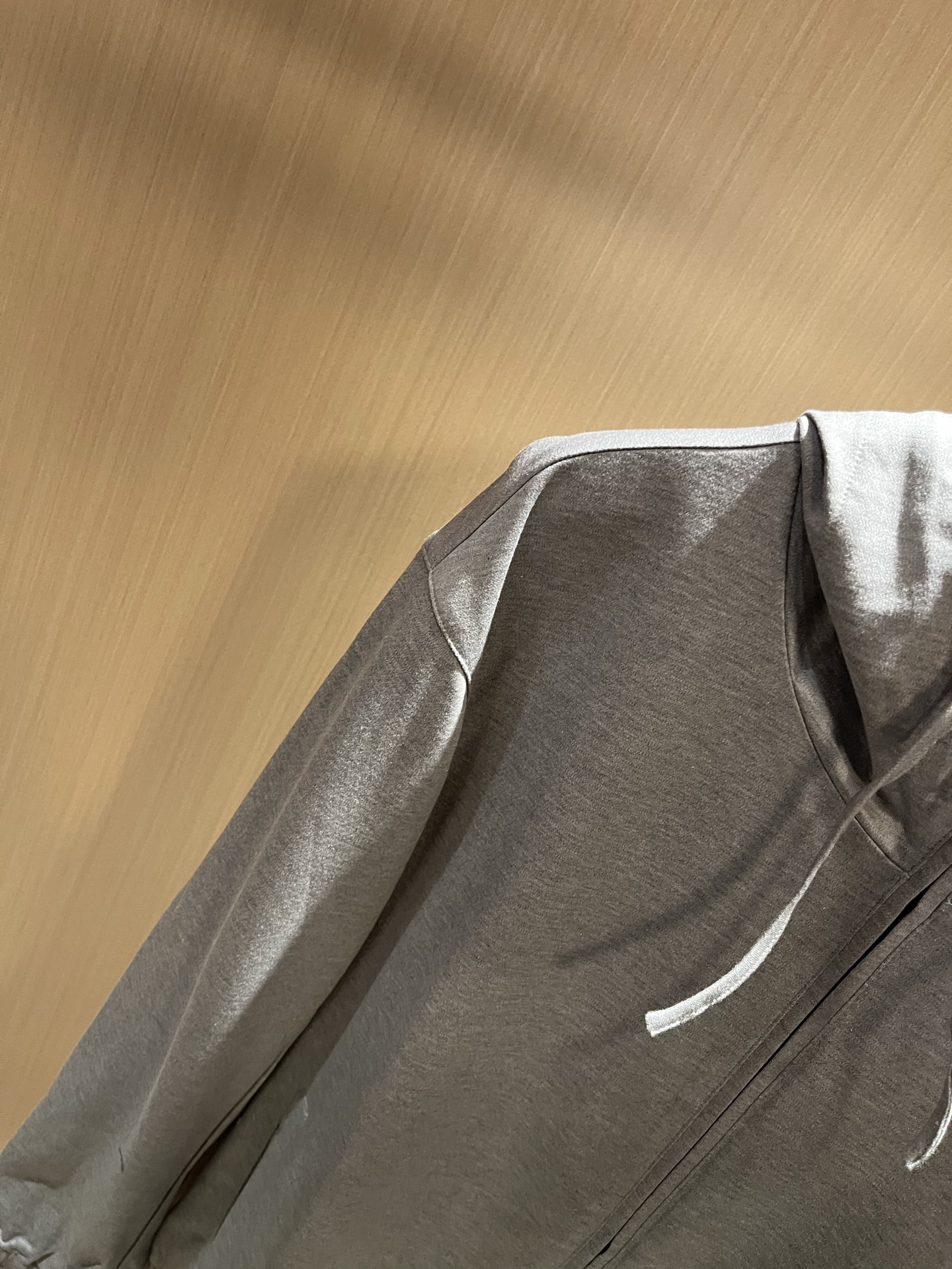  Loro Piana诺悠翩雅 2025秋冬新品男士连帽卫衣，外贸公司订单！客供纯棉棉材质，经典的专有织