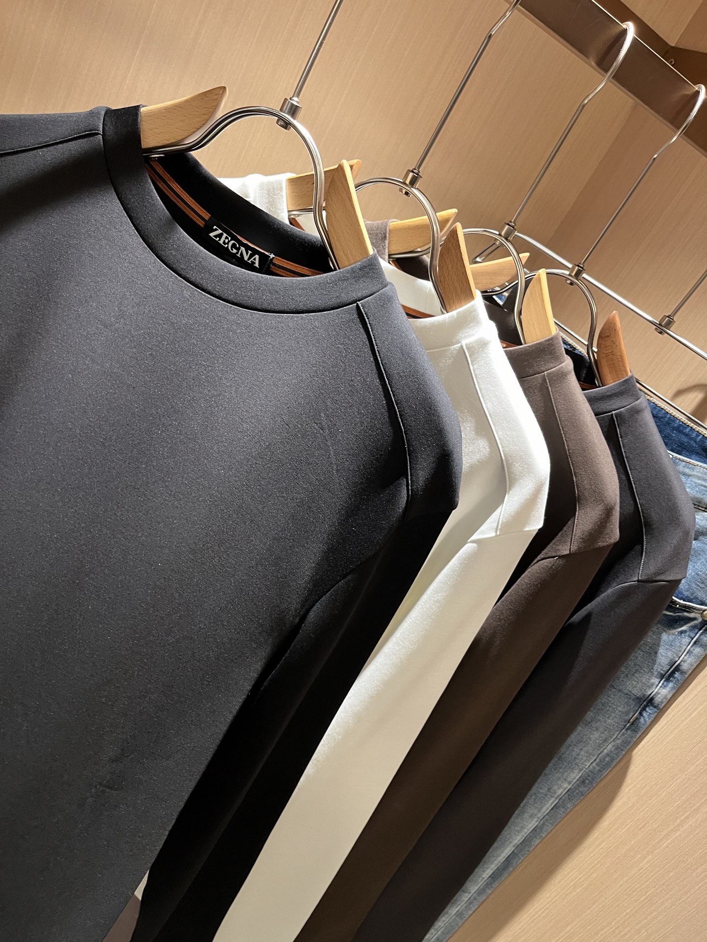  Ermenegildo Zeg*a杰*亚 2025秋冬新品男士长袖休闲打底衫，外贸公司订单！是杰尼亚经