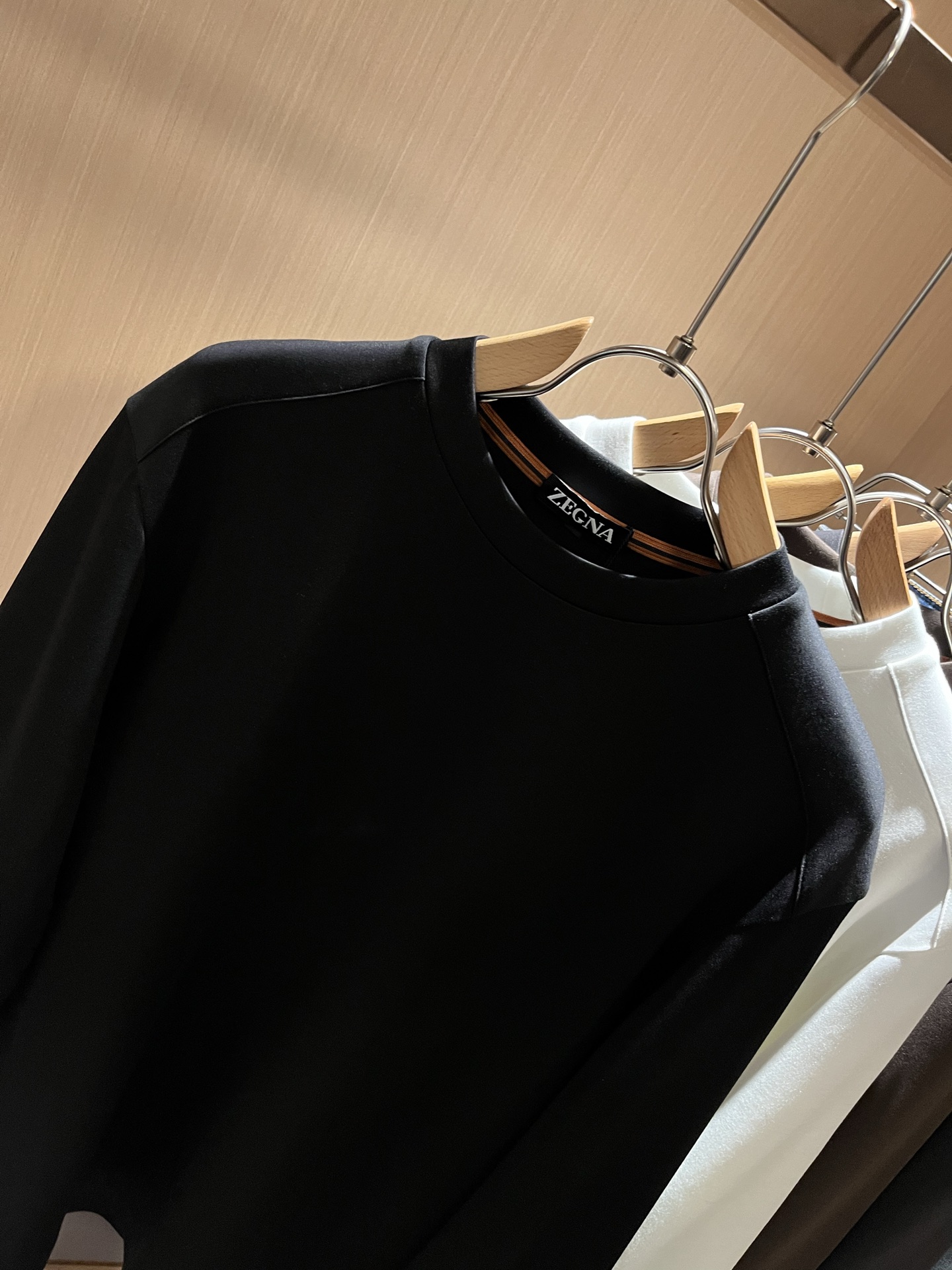  Ermenegildo Zeg*a杰*亚 2025秋冬新品男士长袖休闲打底衫，外贸公司订单！是杰尼亚经