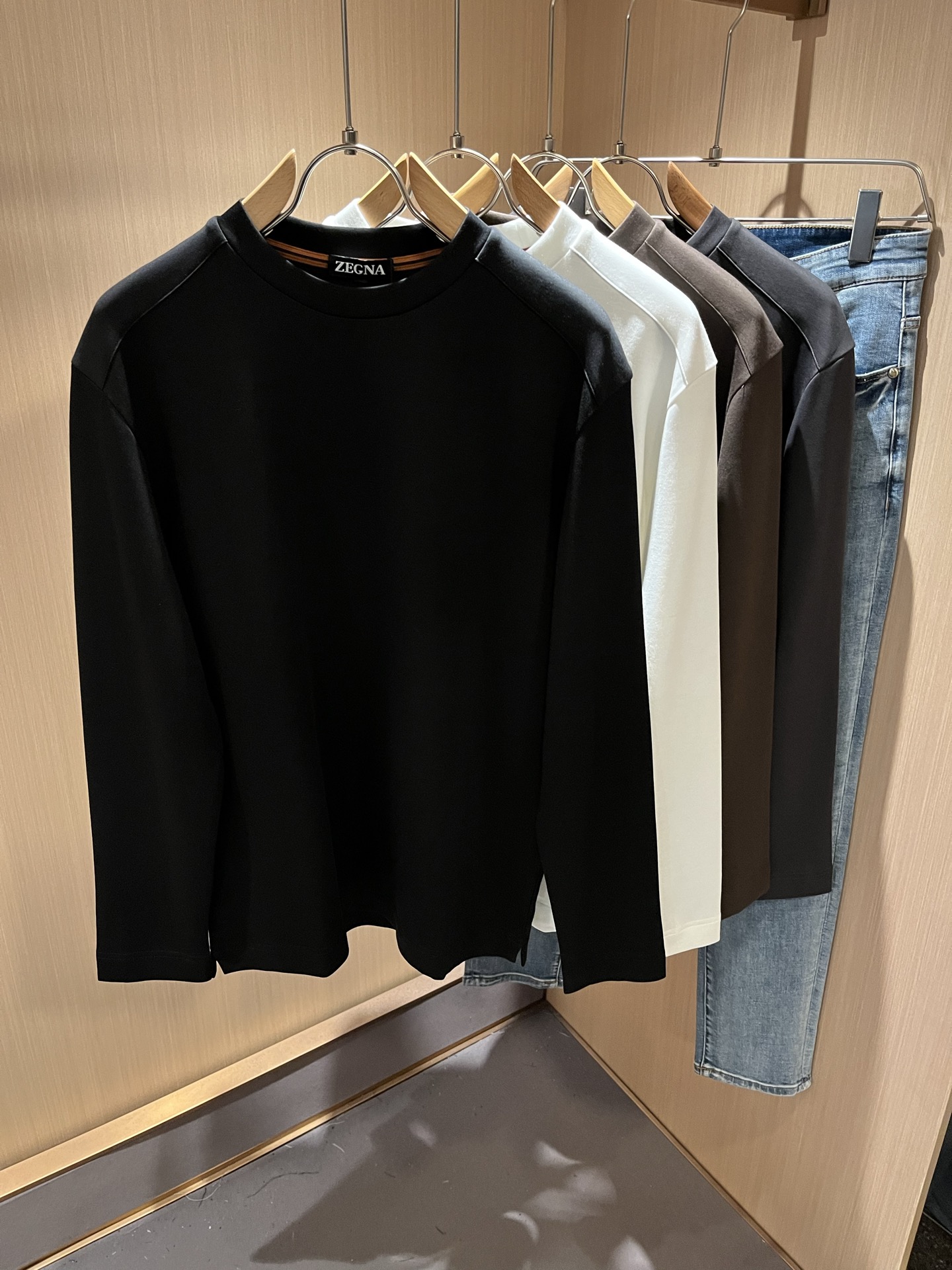  Ermenegildo Zeg*a杰*亚 2025秋冬新品男士长袖休闲打底衫，外贸公司订单！是杰尼亚经