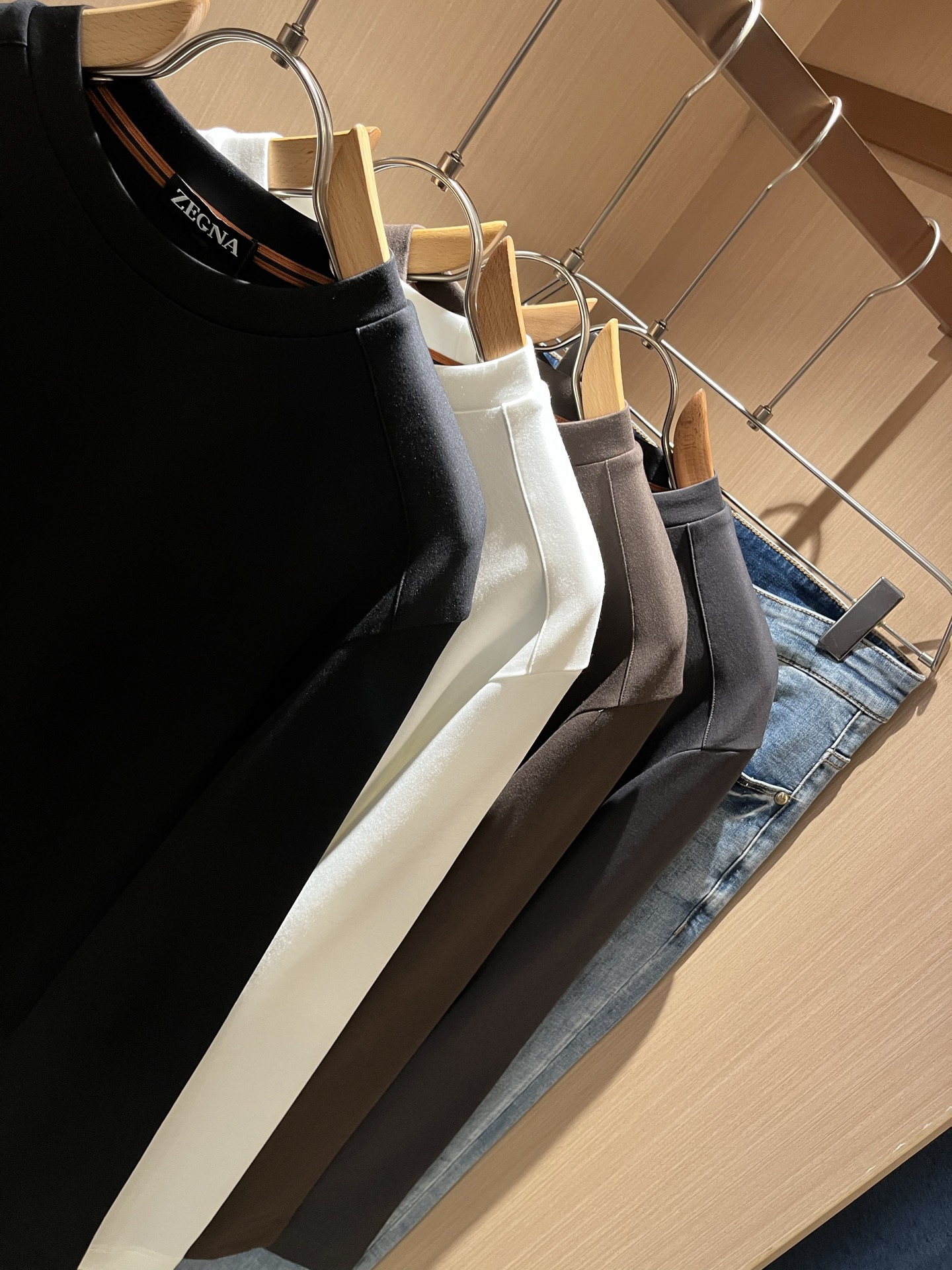  Ermenegildo Zeg*a杰*亚 2025秋冬新品男士长袖休闲打底衫，外贸公司订单！是杰尼亚经