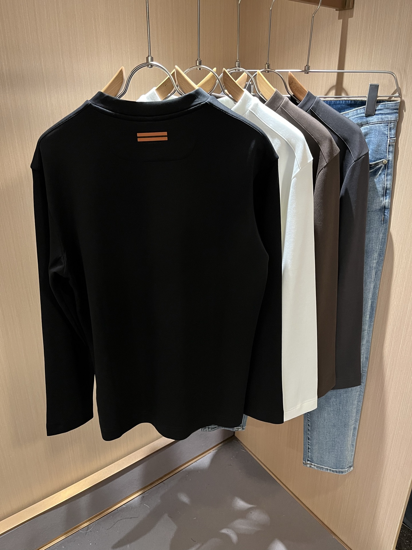  Ermenegildo Zeg*a杰*亚 2025秋冬新品男士长袖休闲打底衫，外贸公司订单！是杰尼亚经