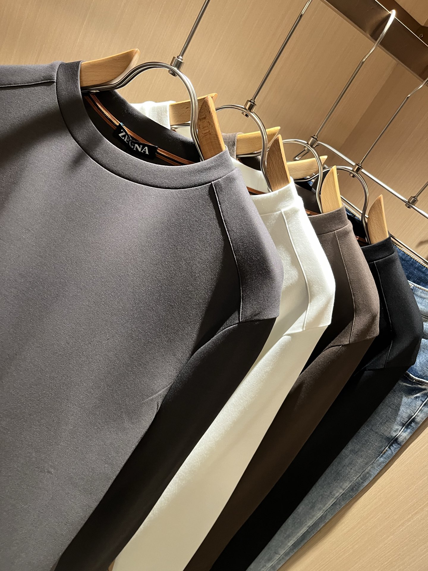  Ermenegildo Zeg*a杰*亚 2025秋冬新品男士长袖休闲打底衫，外贸公司订单！是杰尼亚经