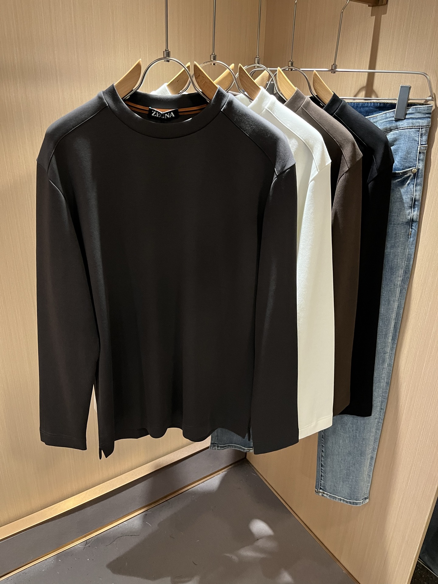  Ermenegildo Zeg*a杰*亚 2025秋冬新品男士长袖休闲打底衫，外贸公司订单！是杰尼亚经