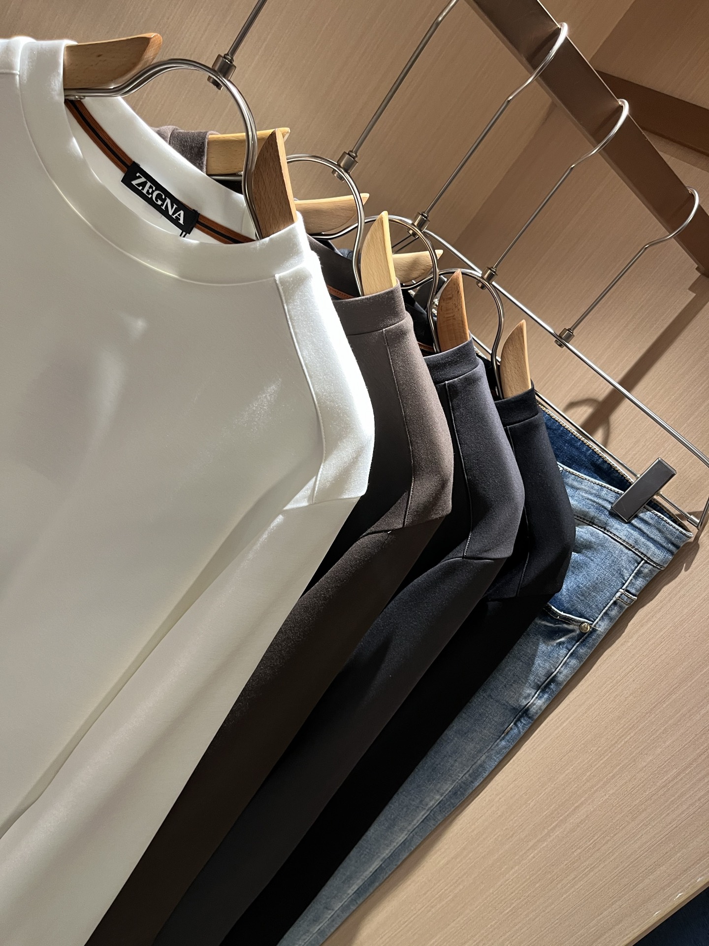  Ermenegildo Zeg*a杰*亚 2025秋冬新品男士长袖休闲打底衫，外贸公司订单！是杰尼亚经