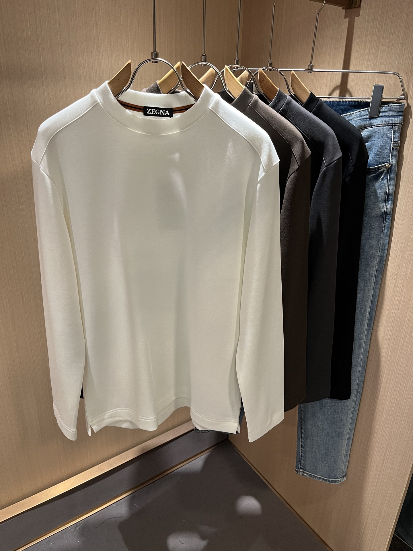  Ermenegildo Zeg*a杰*亚 2025秋冬新品男士长袖休闲打底衫，外贸公司订单！是杰尼亚经