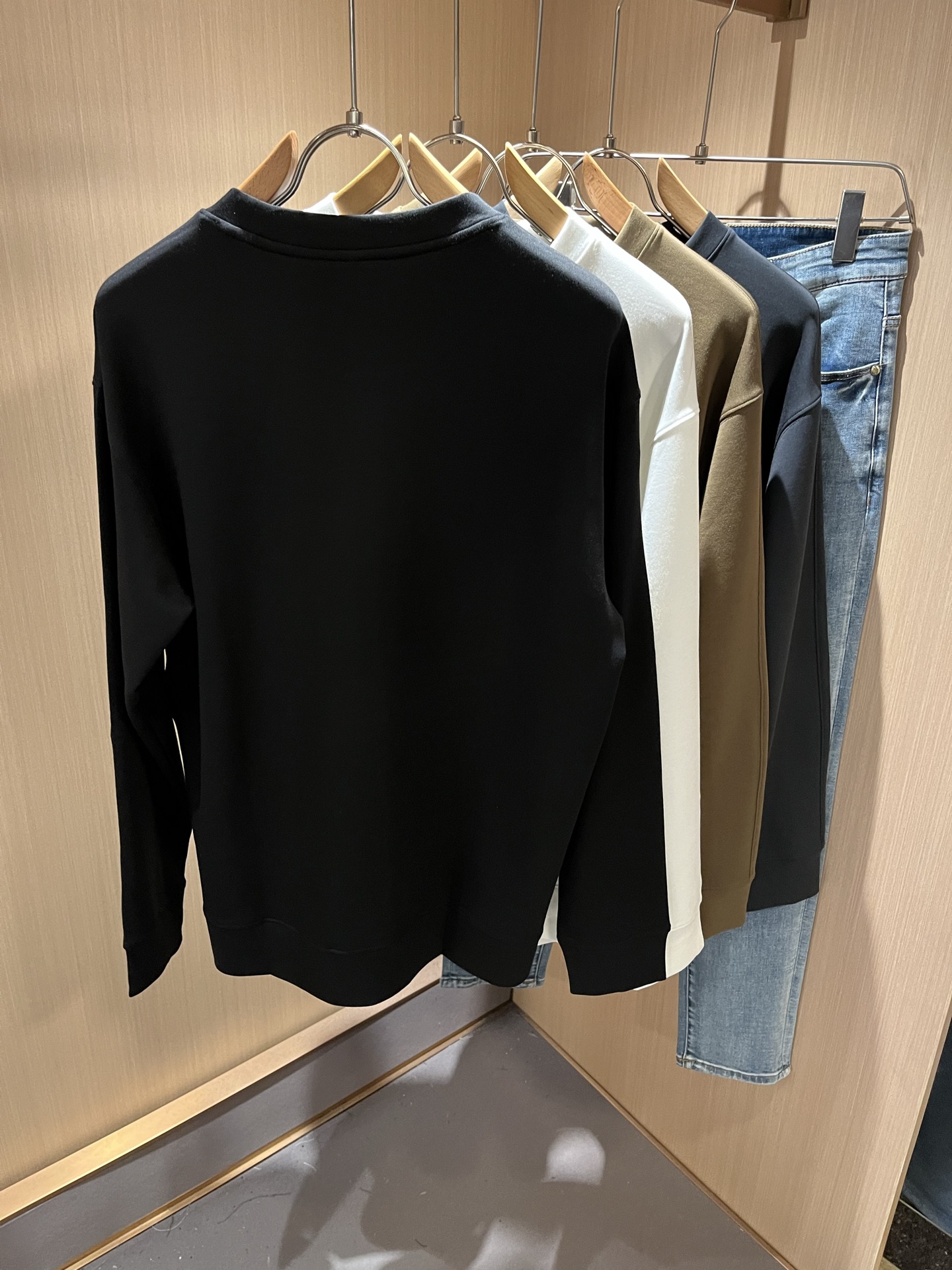  Ermenegildo Zeg*a杰*亚 2025秋冬新款男士休闲卫衣，压轴的渠道货出现了！！柜台同步