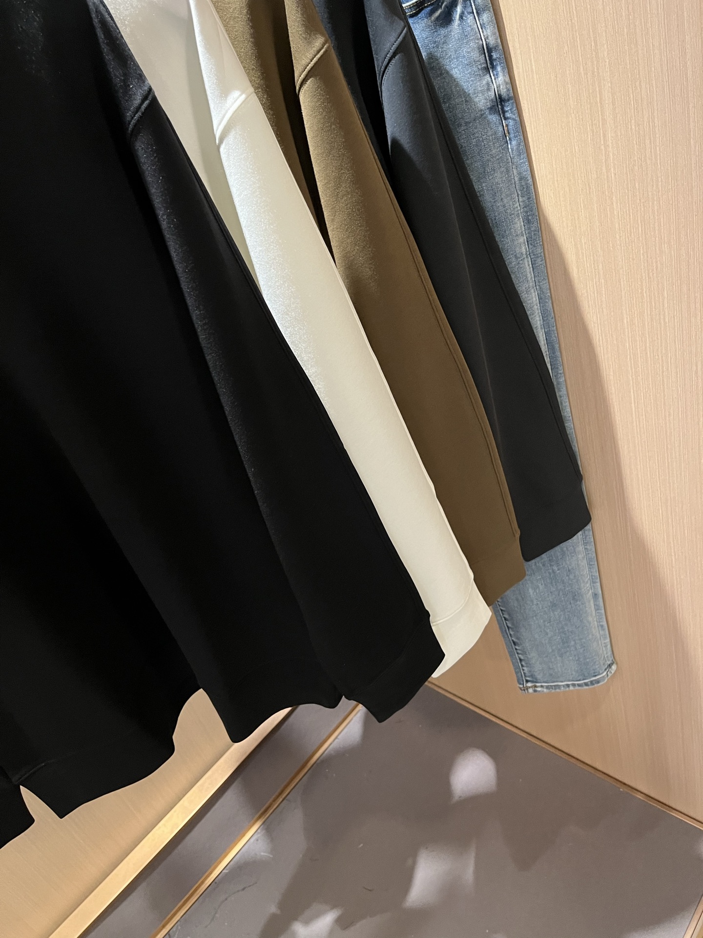  Ermenegildo Zeg*a杰*亚 2025秋冬新款男士休闲卫衣，压轴的渠道货出现了！！柜台同步