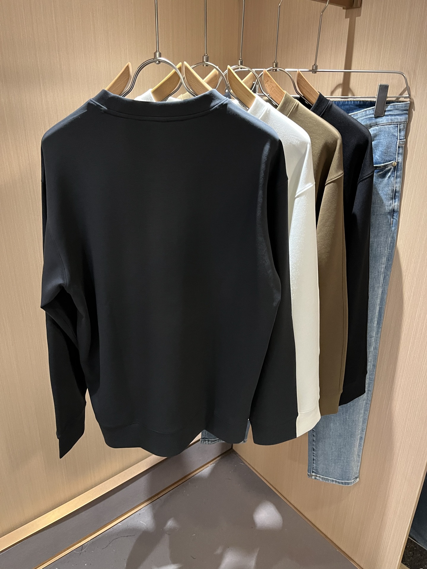  Ermenegildo Zeg*a杰*亚 2025秋冬新款男士休闲卫衣，压轴的渠道货出现了！！柜台同步