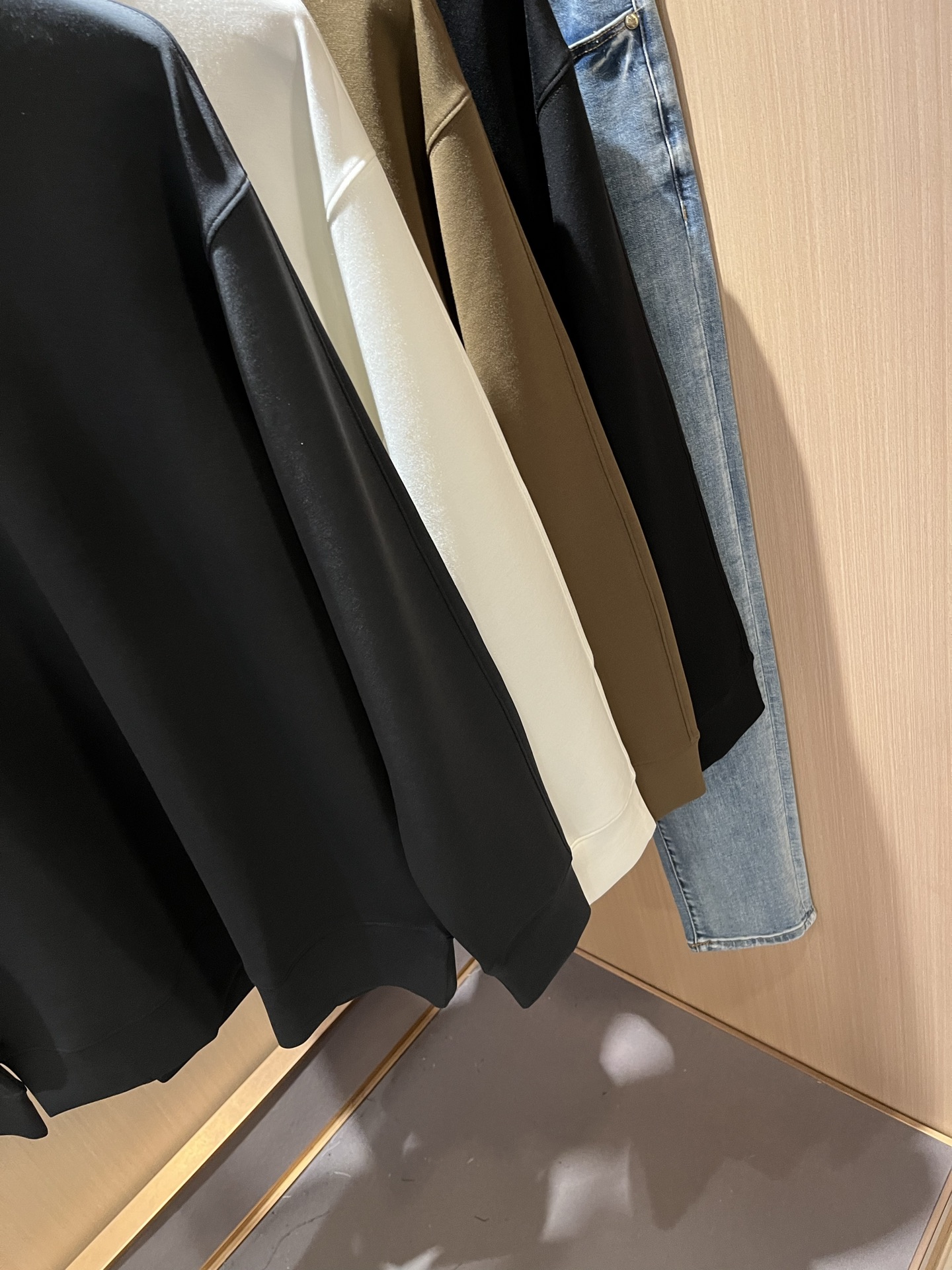  Ermenegildo Zeg*a杰*亚 2025秋冬新款男士休闲卫衣，压轴的渠道货出现了！！柜台同步