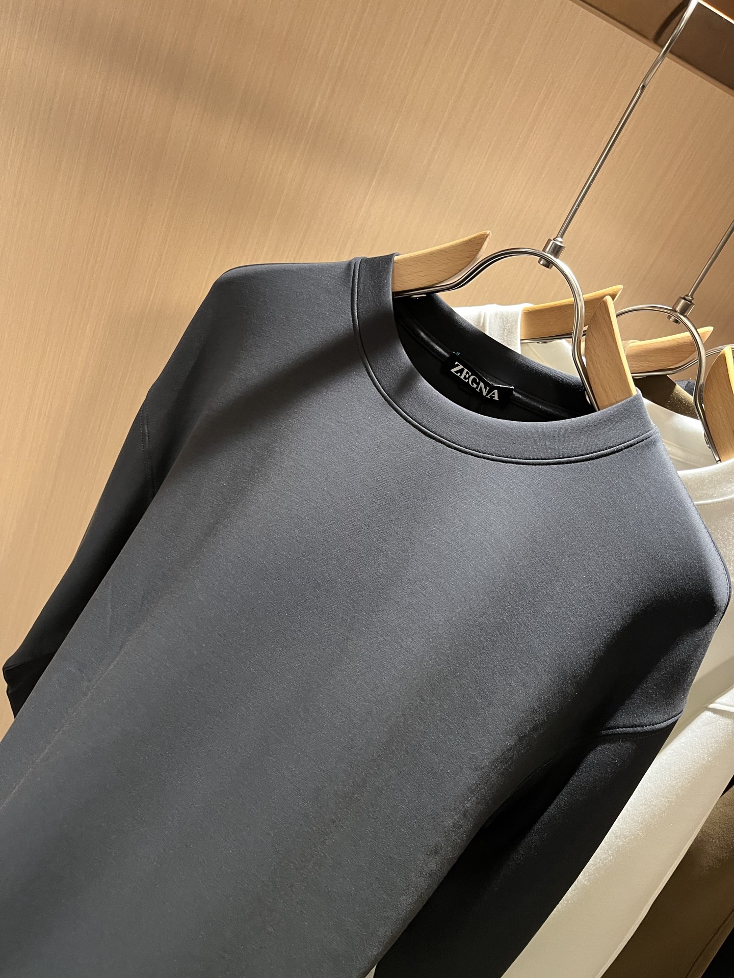  Ermenegildo Zeg*a杰*亚 2025秋冬新款男士休闲卫衣，压轴的渠道货出现了！！柜台同步