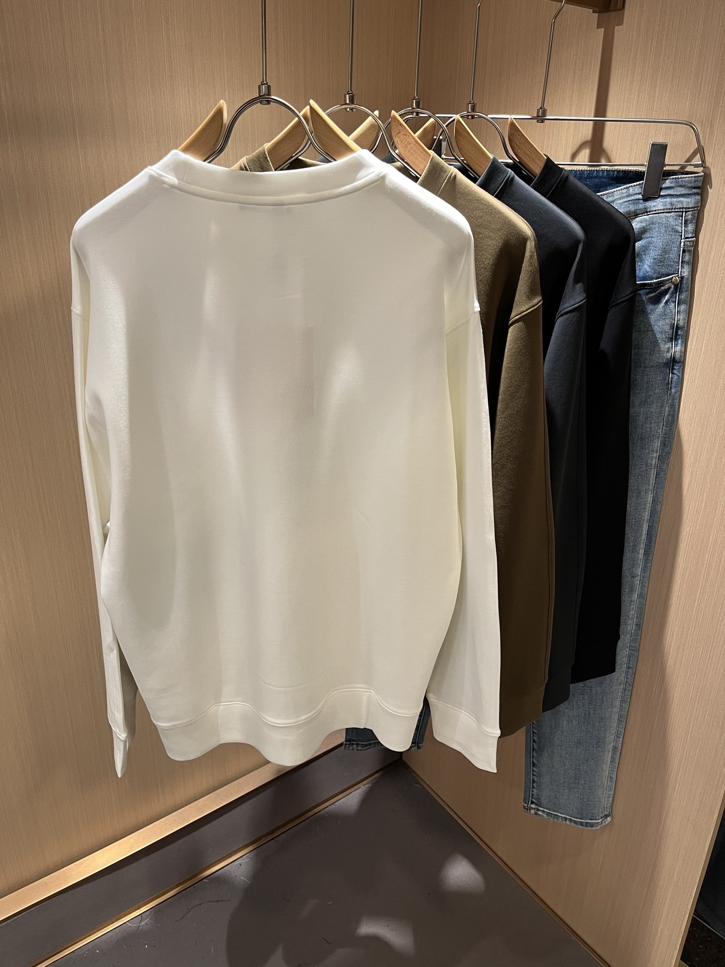  Ermenegildo Zeg*a杰*亚 2025秋冬新款男士休闲卫衣，压轴的渠道货出现了！！柜台同步