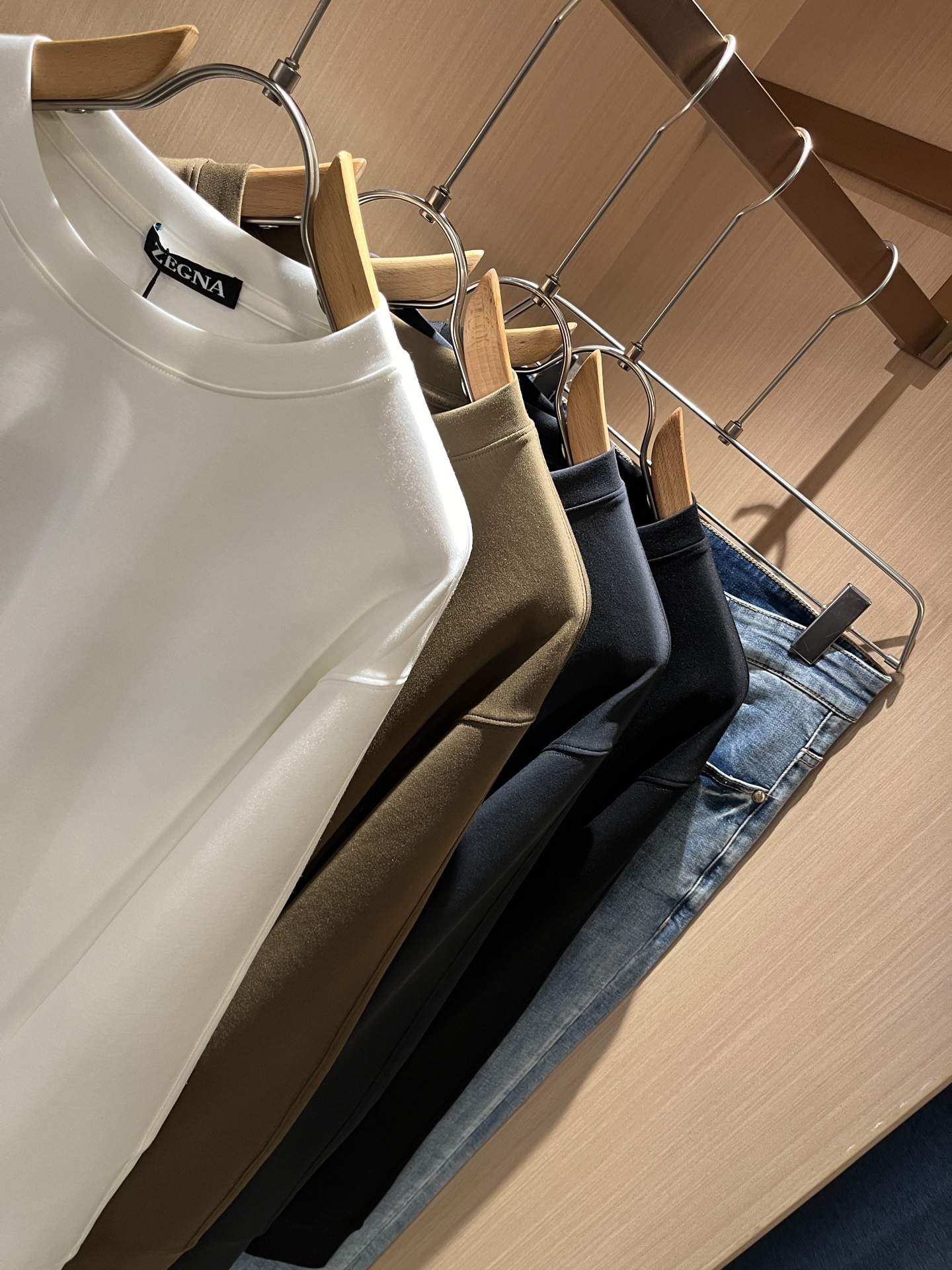  Ermenegildo Zeg*a杰*亚 2025秋冬新款男士休闲卫衣，压轴的渠道货出现了！！柜台同步