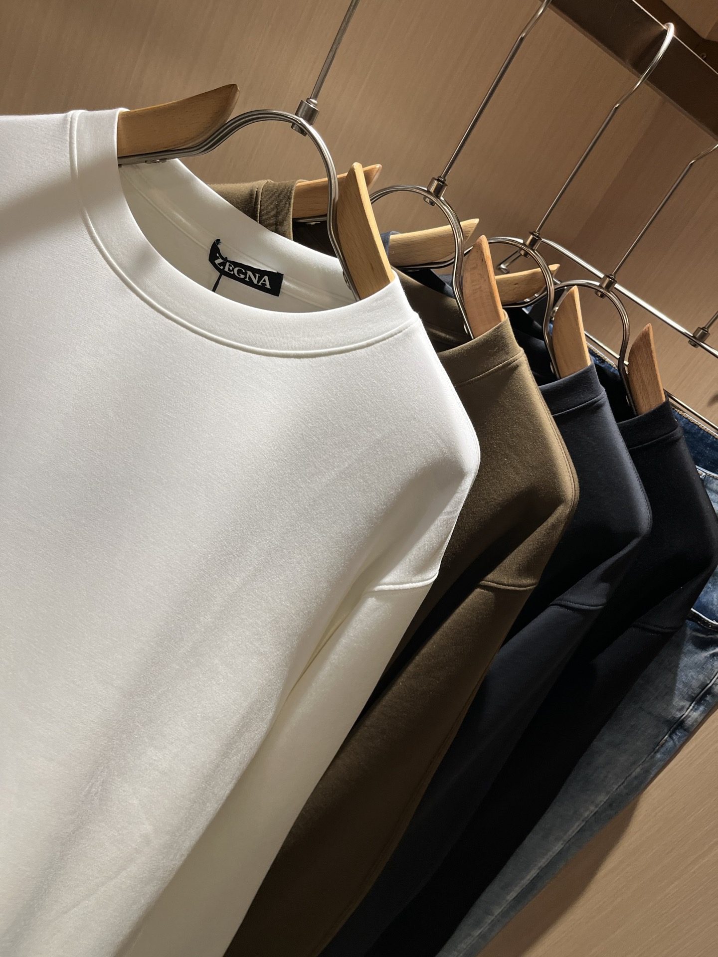  Ermenegildo Zeg*a杰*亚 2025秋冬新款男士休闲卫衣，压轴的渠道货出现了！！柜台同步