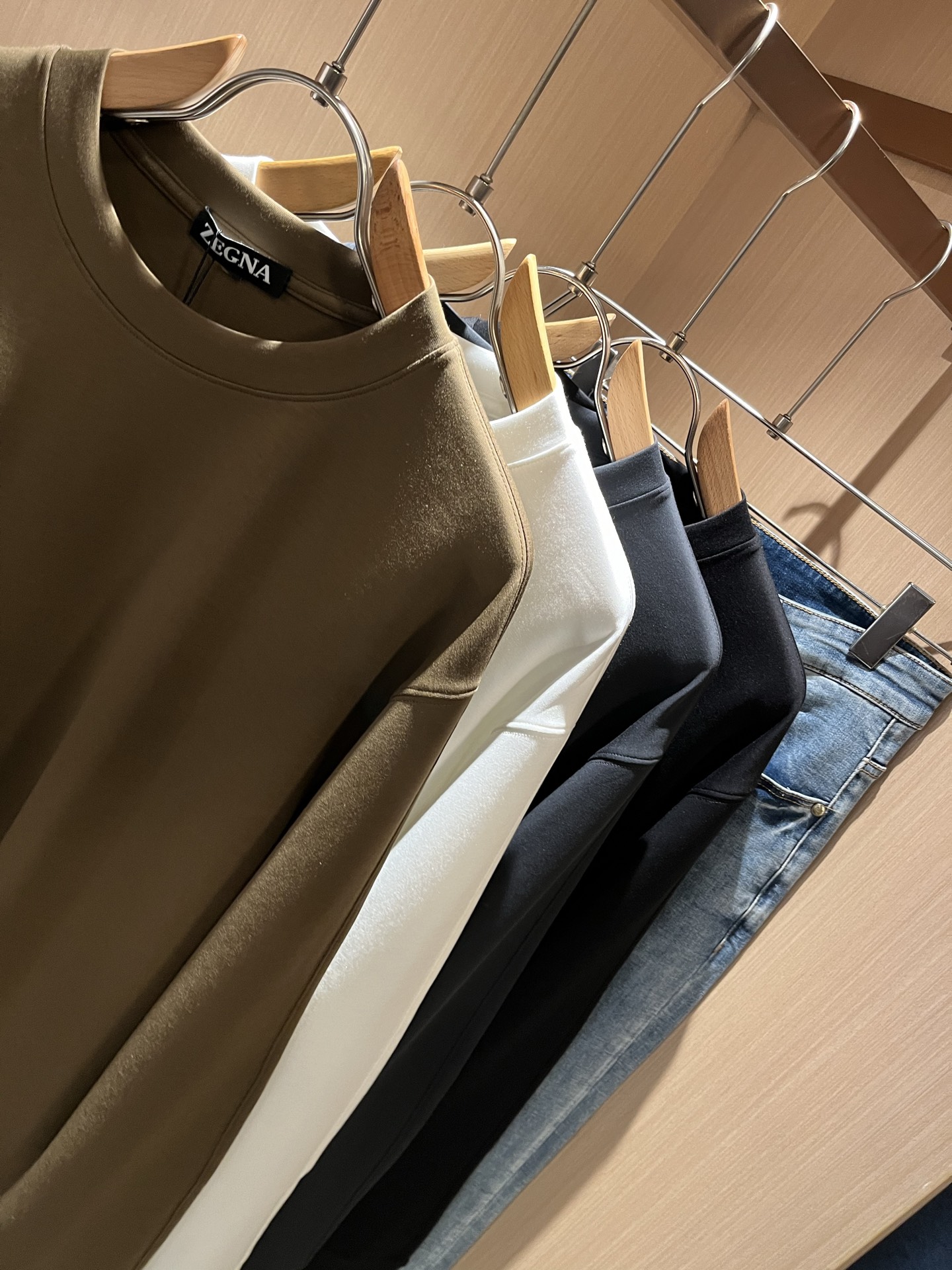  Ermenegildo Zeg*a杰*亚 2025秋冬新款男士休闲卫衣，压轴的渠道货出现了！！柜台同步