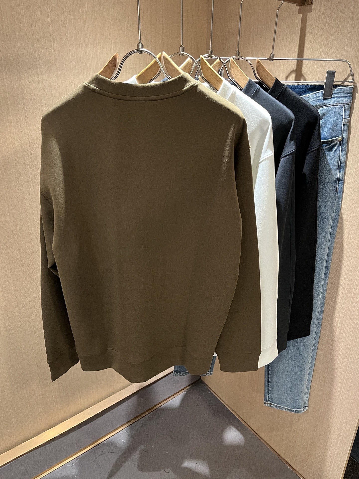  Ermenegildo Zeg*a杰*亚 2025秋冬新款男士休闲卫衣，压轴的渠道货出现了！！柜台同步