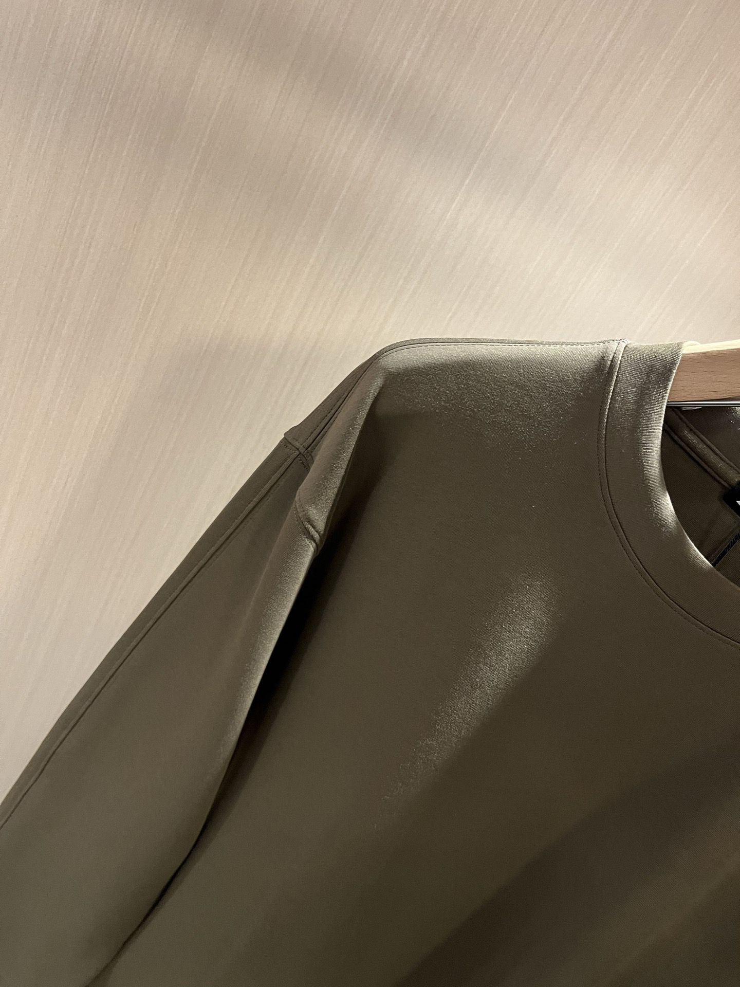  Ermenegildo Zeg*a杰*亚 2025秋冬新款男士休闲卫衣，压轴的渠道货出现了！！柜台同步