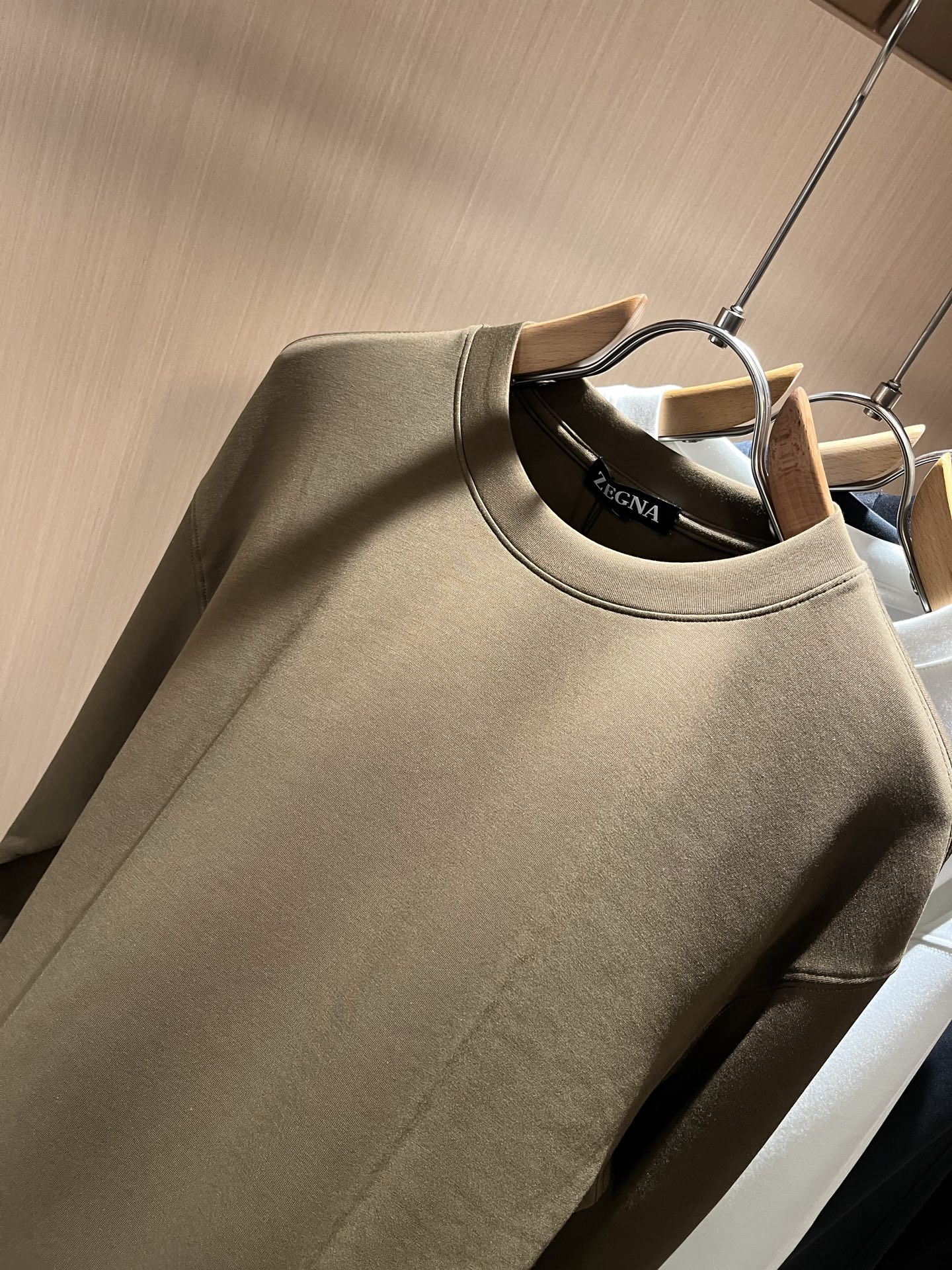  Ermenegildo Zeg*a杰*亚 2025秋冬新款男士休闲卫衣，压轴的渠道货出现了！！柜台同步