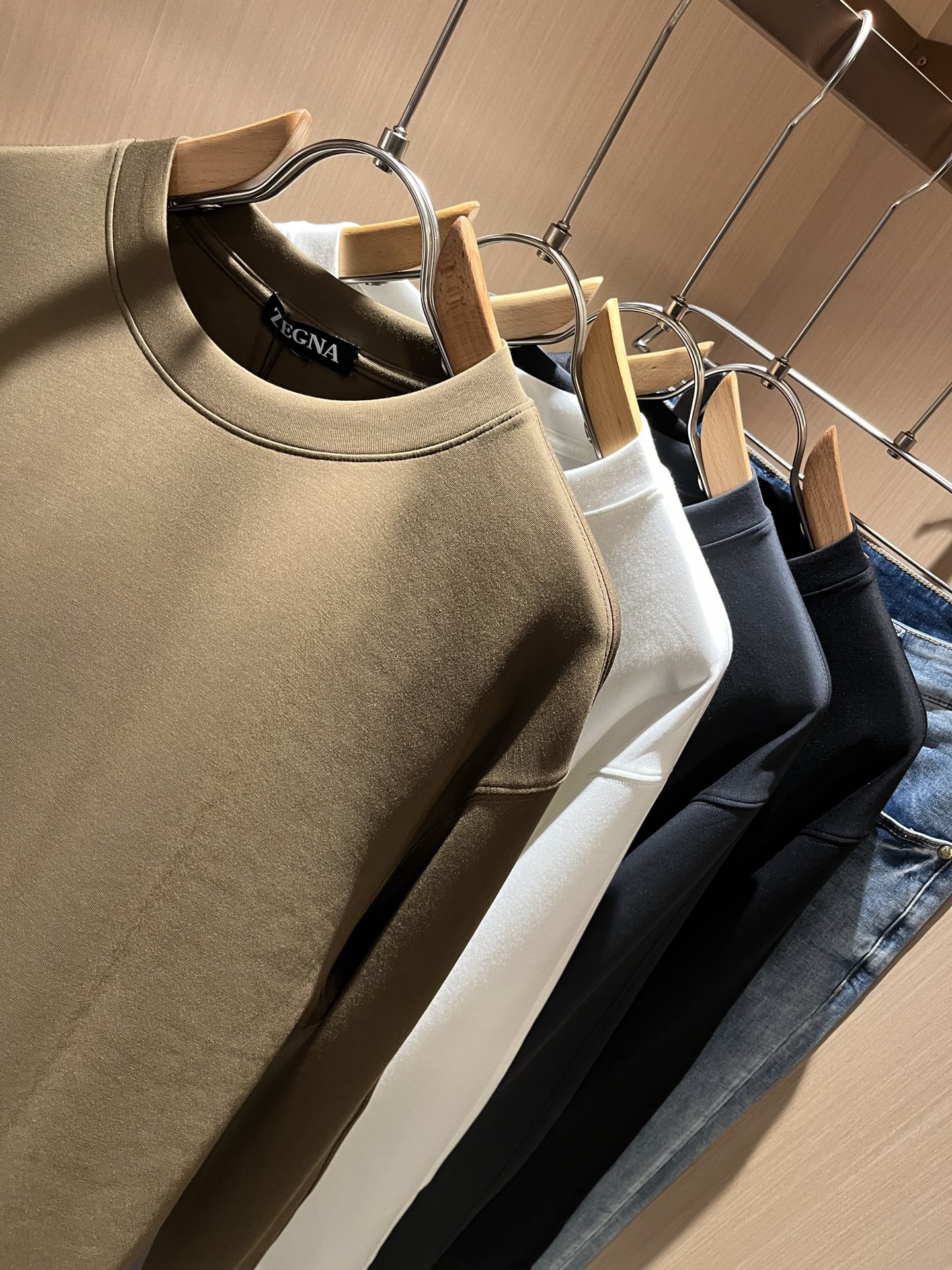  Ermenegildo Zeg*a杰*亚 2025秋冬新款男士休闲卫衣，压轴的渠道货出现了！！柜台同步