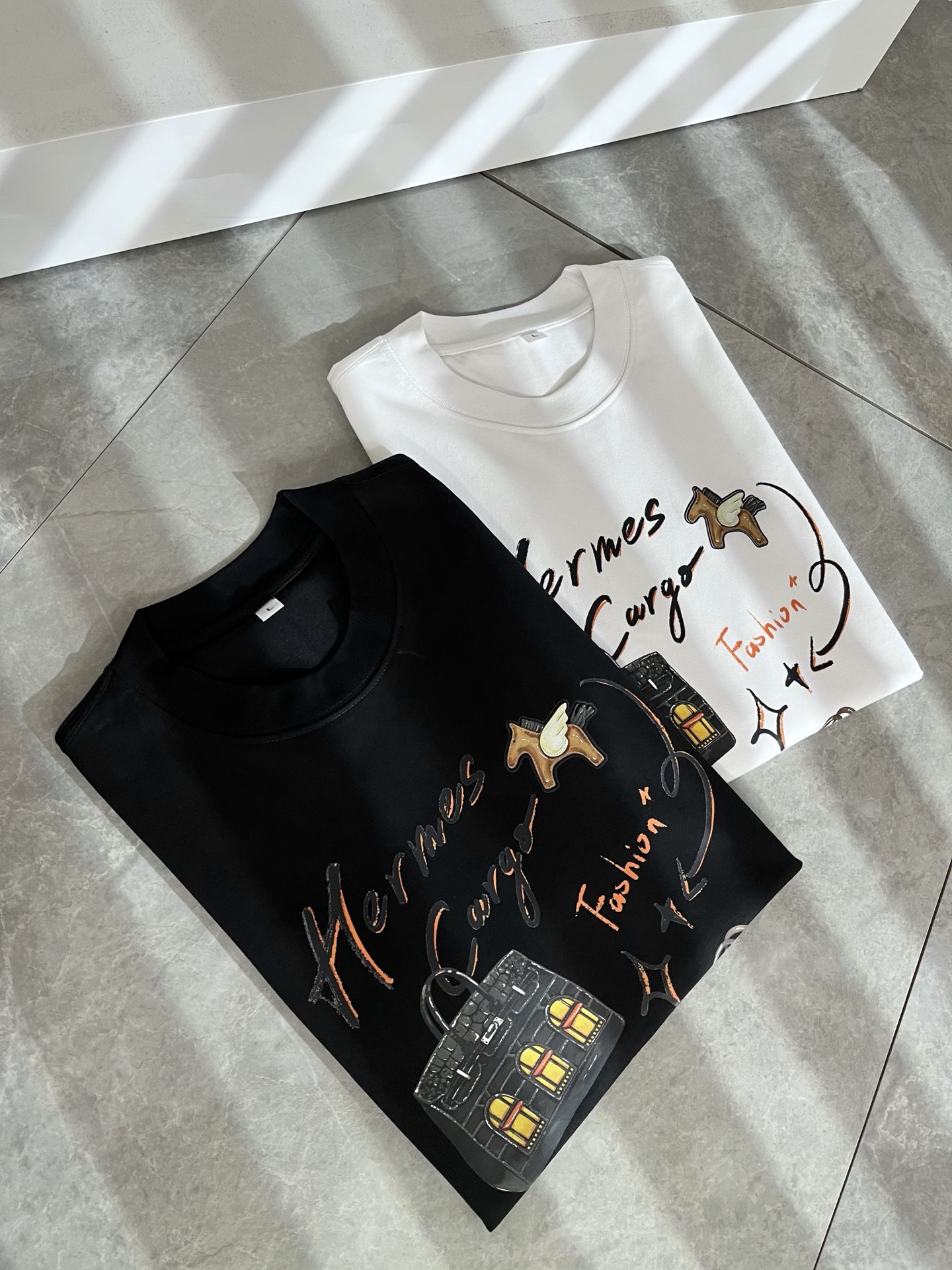  Her*mes爱*仕2025春夏新款男女同款👫短袖T恤，全新升级百搭基础款，低调奢华，品格之选！甄选优