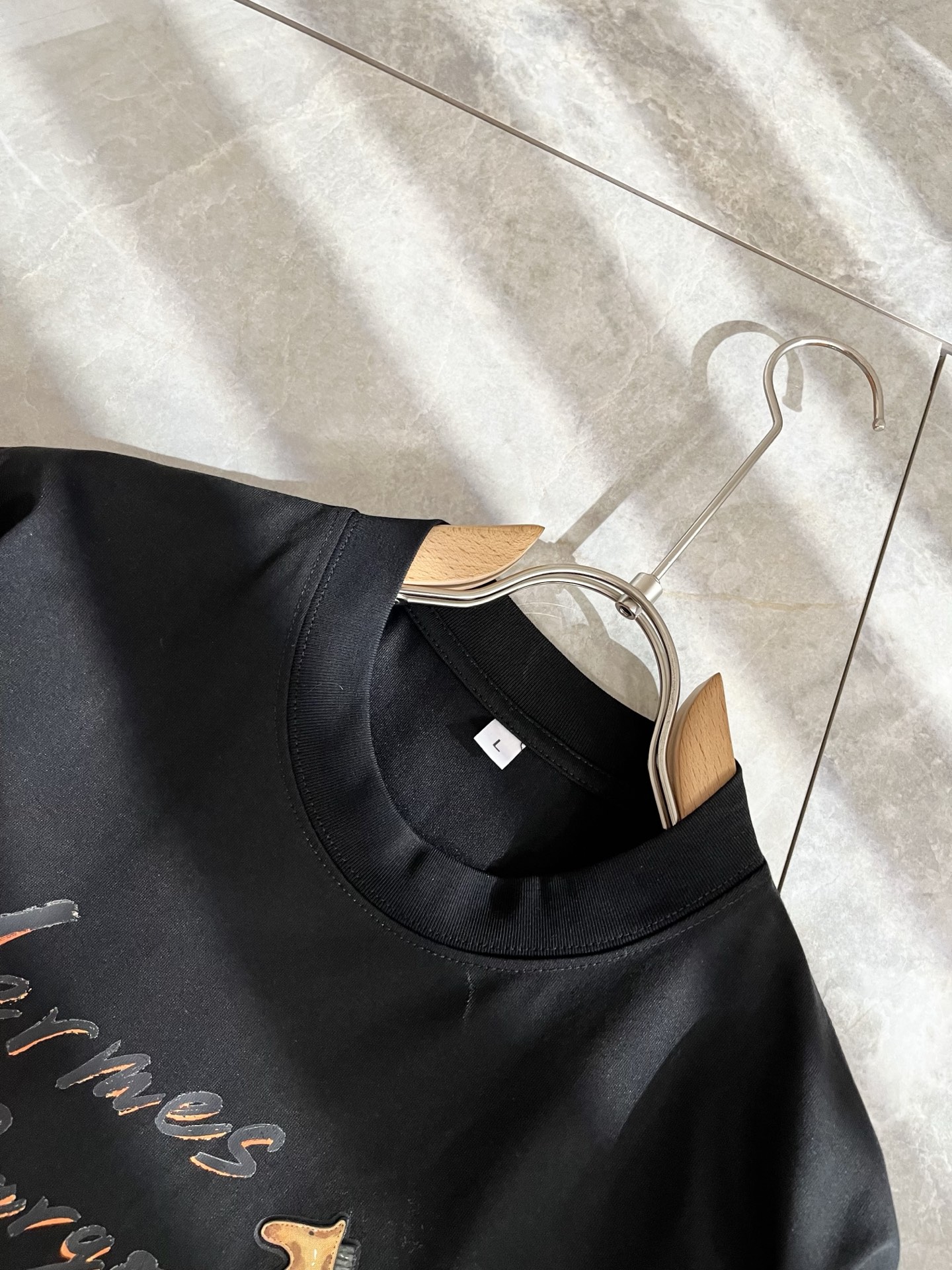  Her*mes爱*仕2025春夏新款男女同款👫短袖T恤，全新升级百搭基础款，低调奢华，品格之选！甄选优