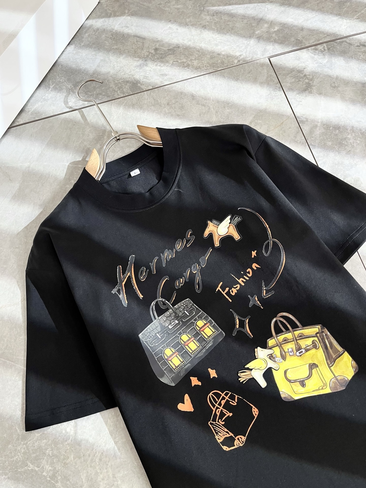  Her*mes爱*仕2025春夏新款男女同款👫短袖T恤，全新升级百搭基础款，低调奢华，品格之选！甄选优