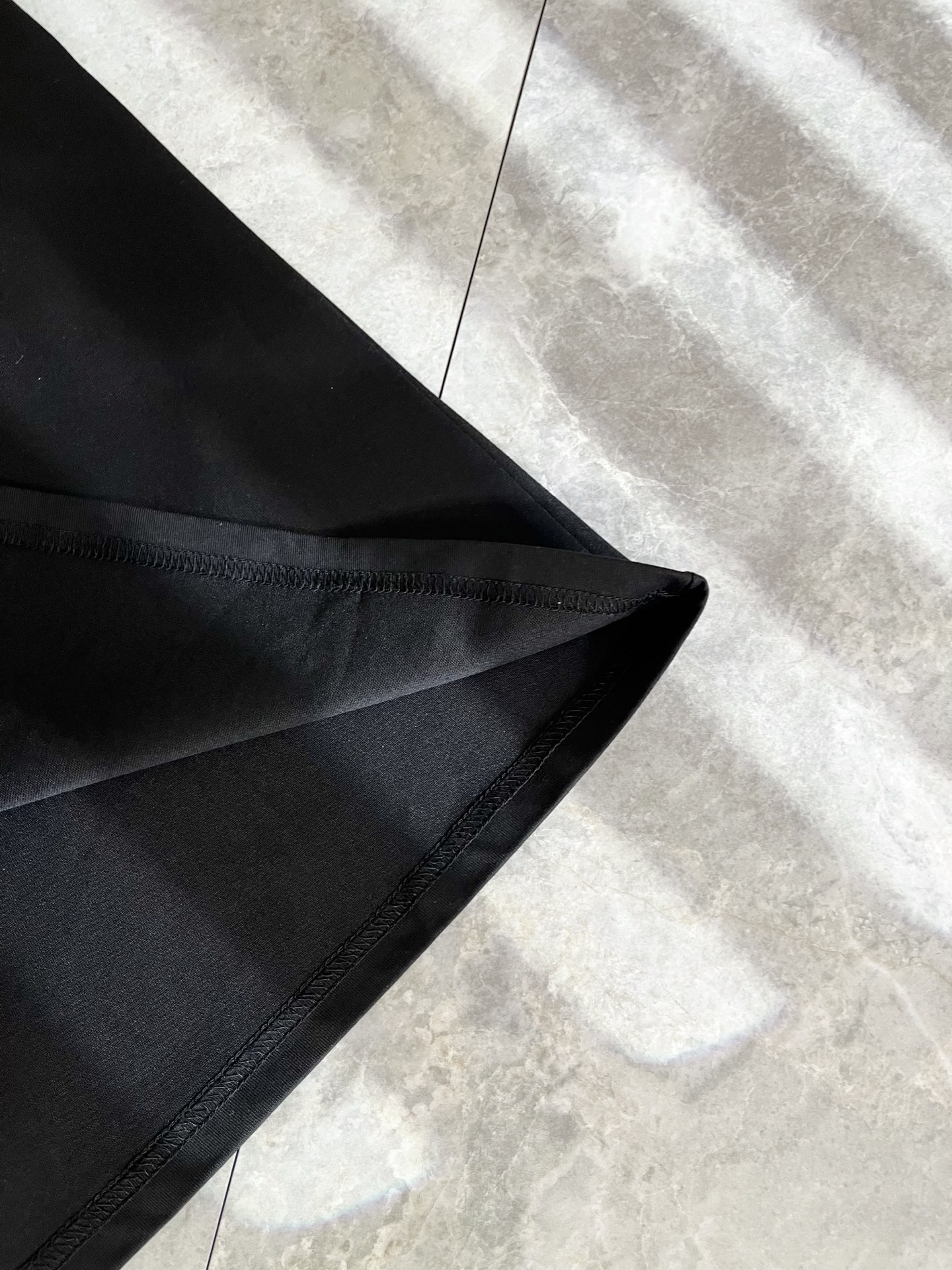  Her*mes爱*仕2025春夏新款男女同款👫短袖T恤，全新升级百搭基础款，低调奢华，品格之选！甄选优