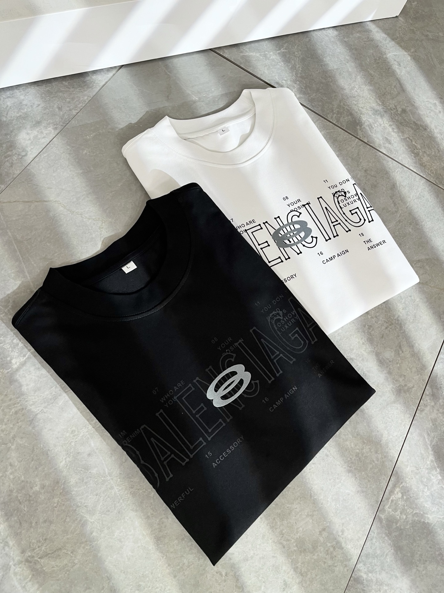    BALENCI*GA巴黎*家 2025春夏新款男女同款👫短袖T恤！走秀图案印花时尚休闲短袖T恤衫！