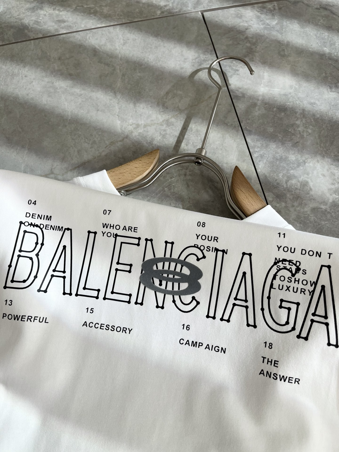    BALENCI*GA巴黎*家 2025春夏新款男女同款👫短袖T恤！走秀图案印花时尚休闲短袖T恤衫！