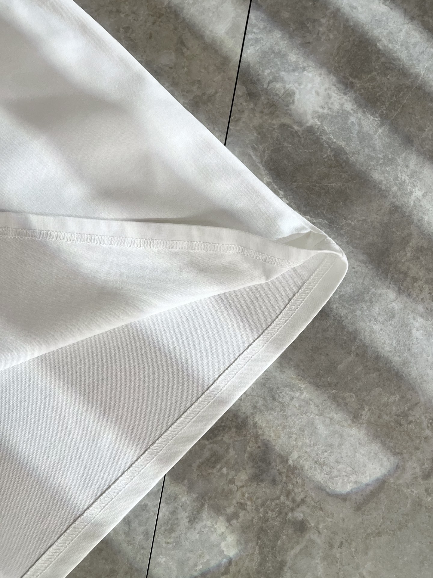    BALENCI*GA巴黎*家 2025春夏新款男女同款👫短袖T恤！走秀图案印花时尚休闲短袖T恤衫！