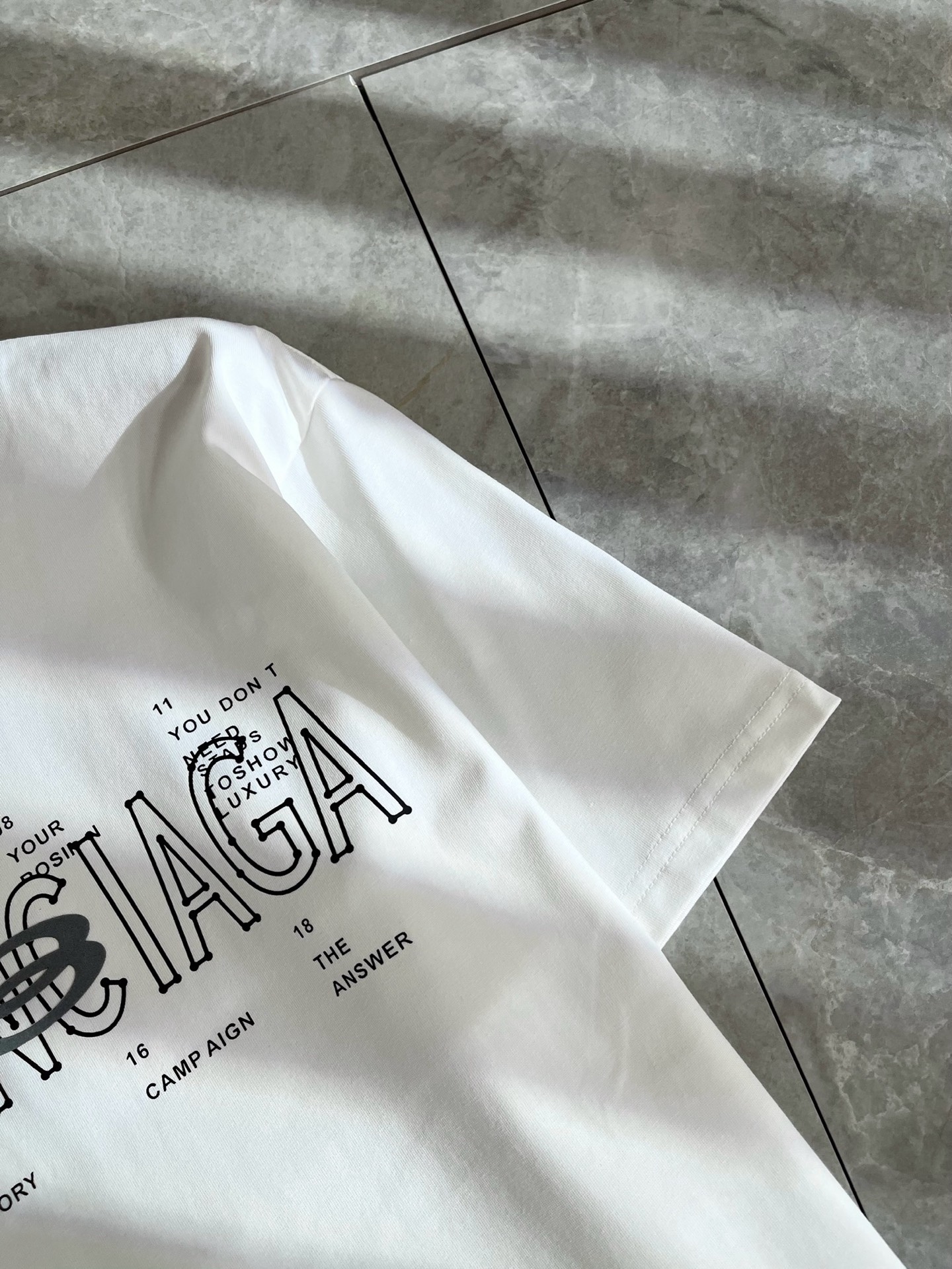    BALENCI*GA巴黎*家 2025春夏新款男女同款👫短袖T恤！走秀图案印花时尚休闲短袖T恤衫！