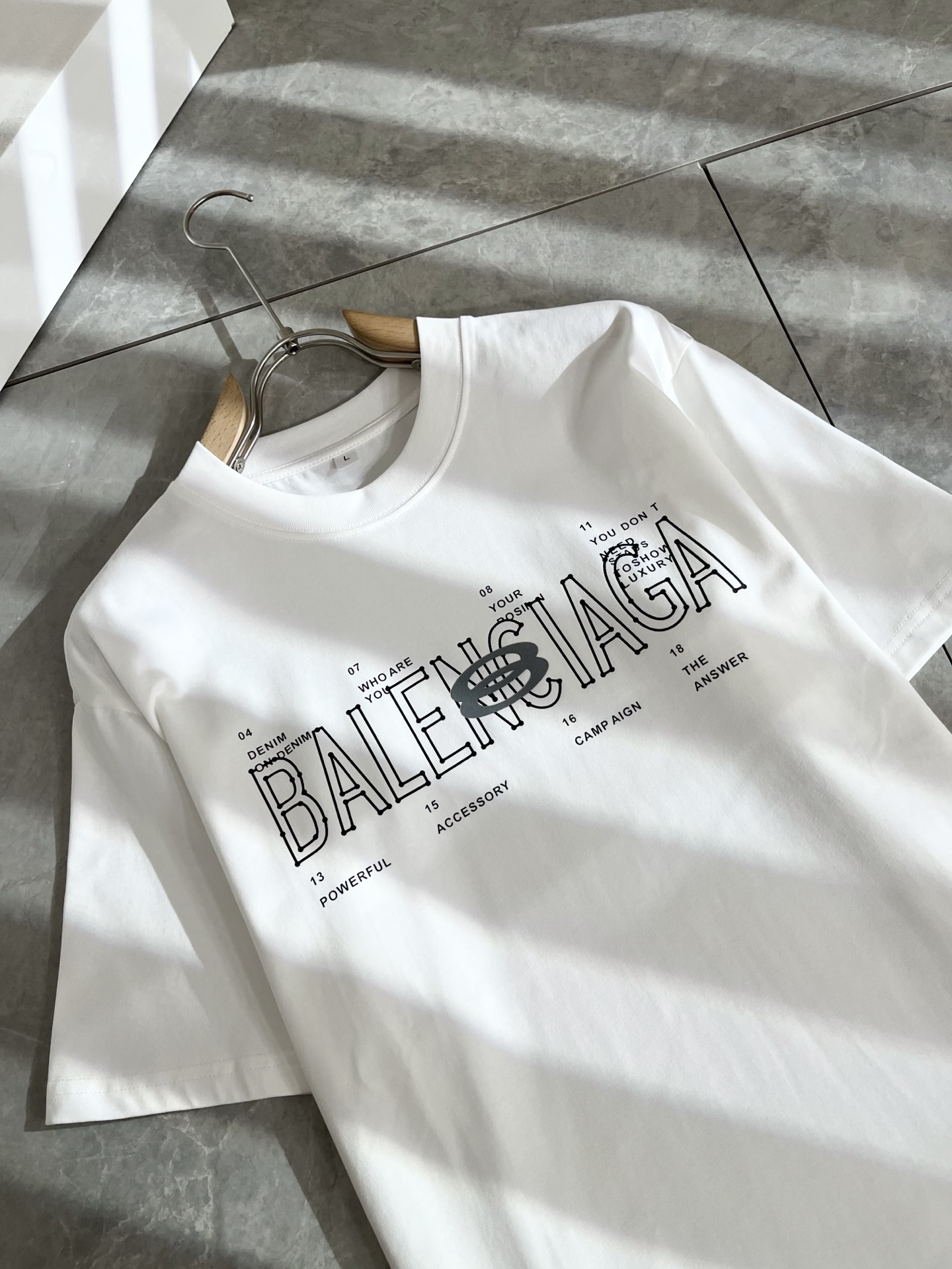    BALENCI*GA巴黎*家 2025春夏新款男女同款👫短袖T恤！走秀图案印花时尚休闲短袖T恤衫！