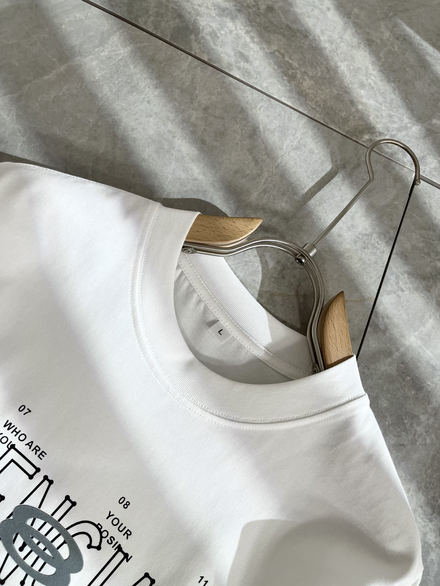    BALENCI*GA巴黎*家 2025春夏新款男女同款👫短袖T恤！走秀图案印花时尚休闲短袖T恤衫！