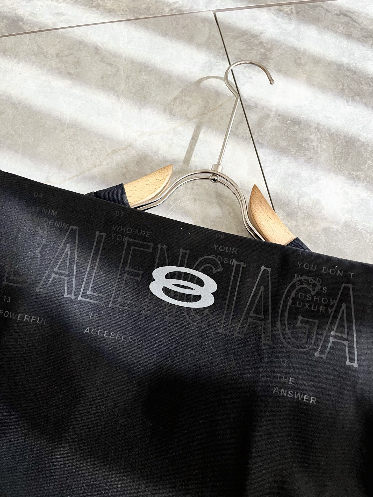    BALENCI*GA巴黎*家 2025春夏新款男女同款👫短袖T恤！走秀图案印花时尚休闲短袖T恤衫！