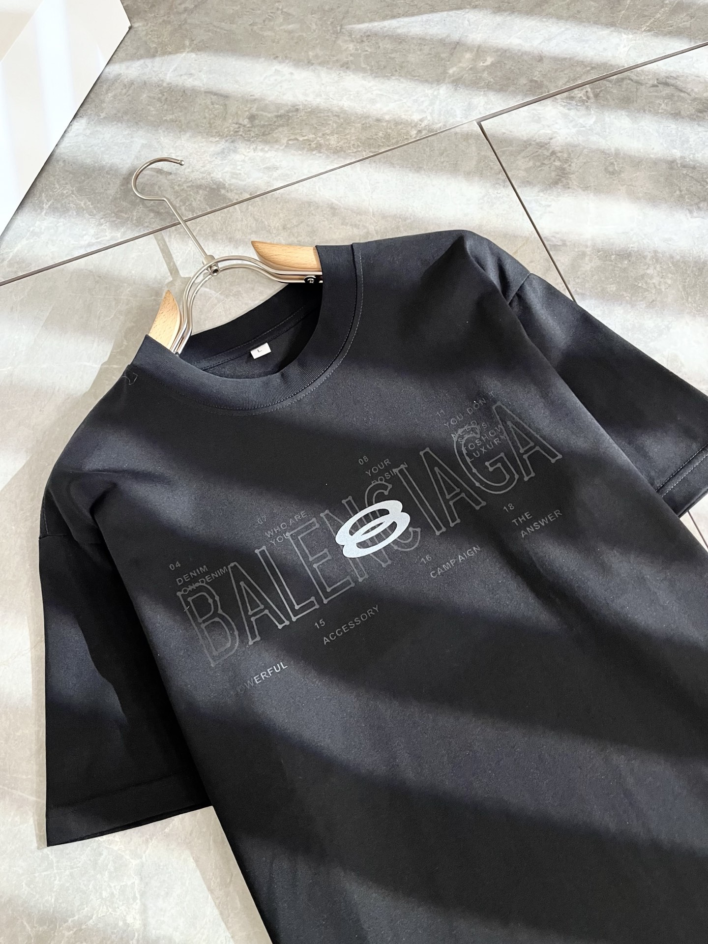    BALENCI*GA巴黎*家 2025春夏新款男女同款👫短袖T恤！走秀图案印花时尚休闲短袖T恤衫！